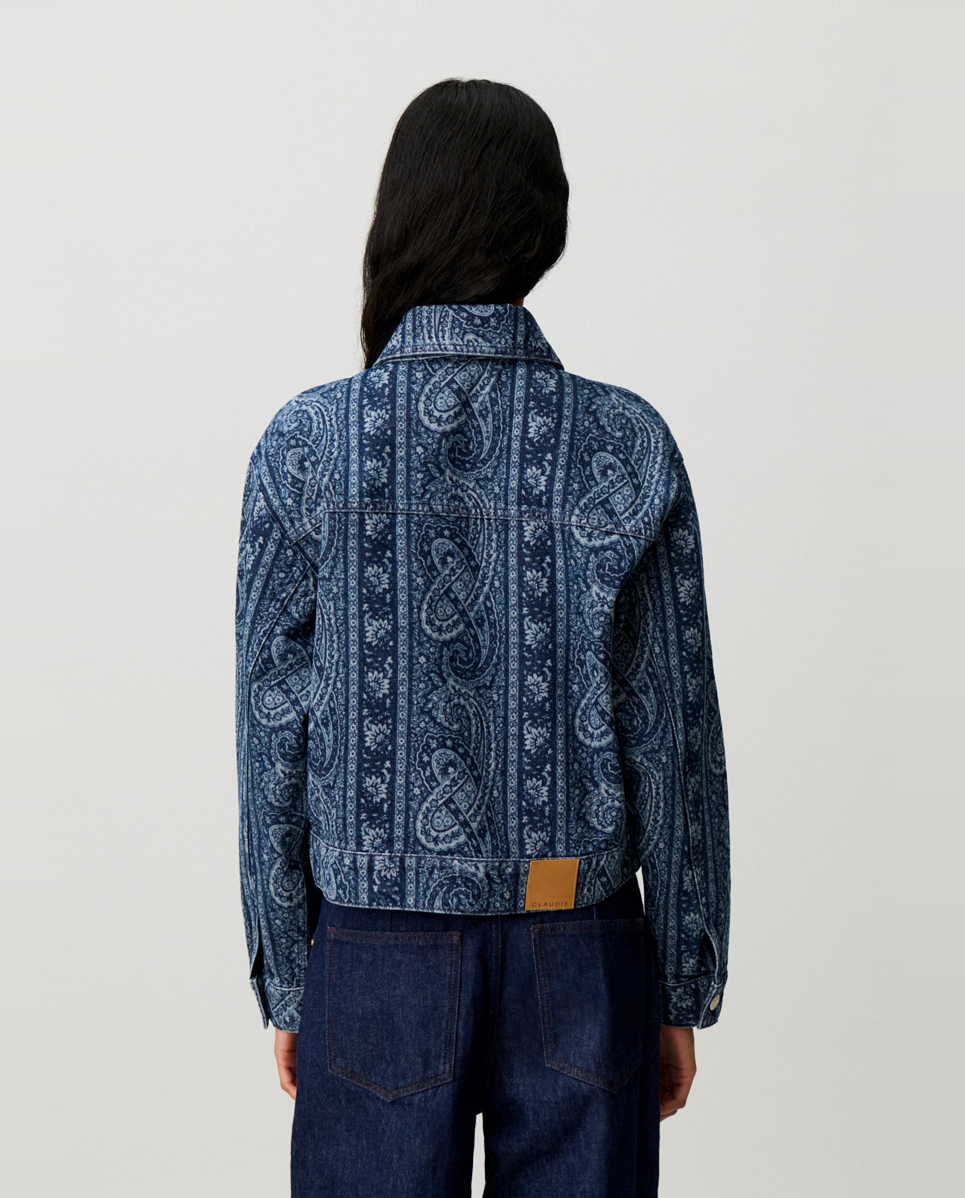 Cazadora de mujer denim estampada con cuello camisero y lazo - Claudie Pierlot - Marino Marino-2
