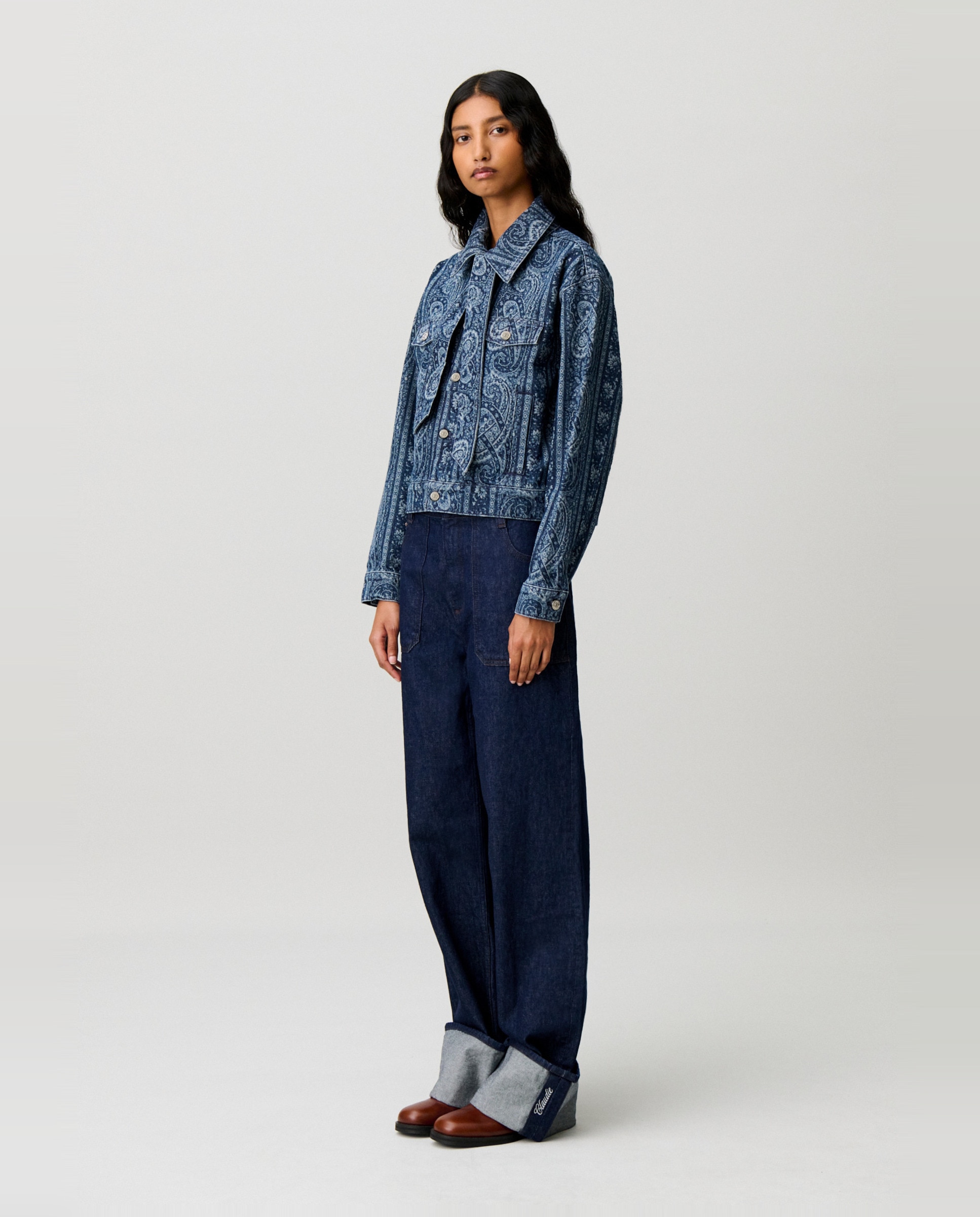 Cazadora de mujer denim estampada con cuello camisero y lazo - Claudie Pierlot - Marino Marino-3