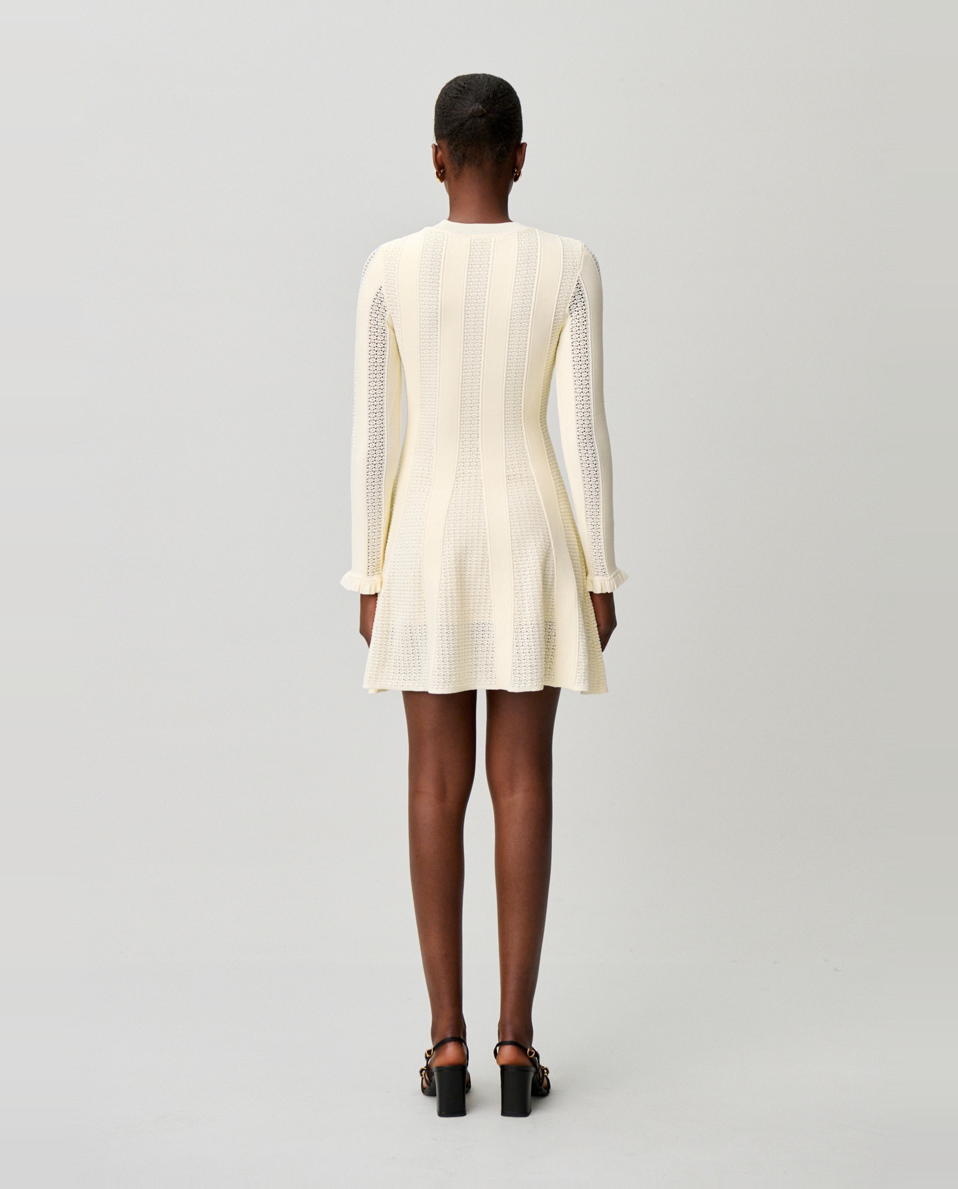 Vestido corto de punto skater con manga larga y volantes - Claudie Pierlot - Blanco Blanco-2