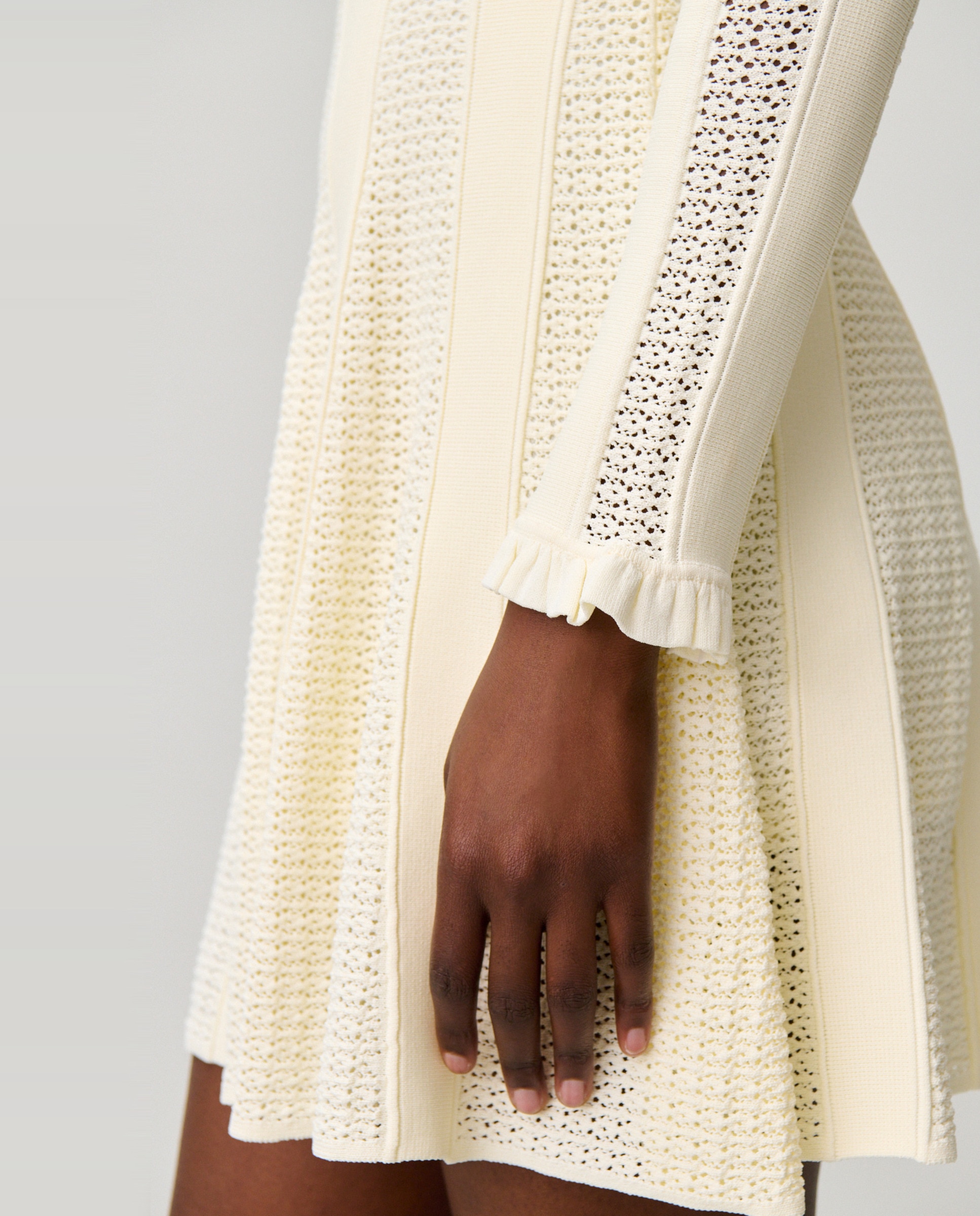 Vestido corto de punto skater con manga larga y volantes - Claudie Pierlot - Blanco Blanco-5