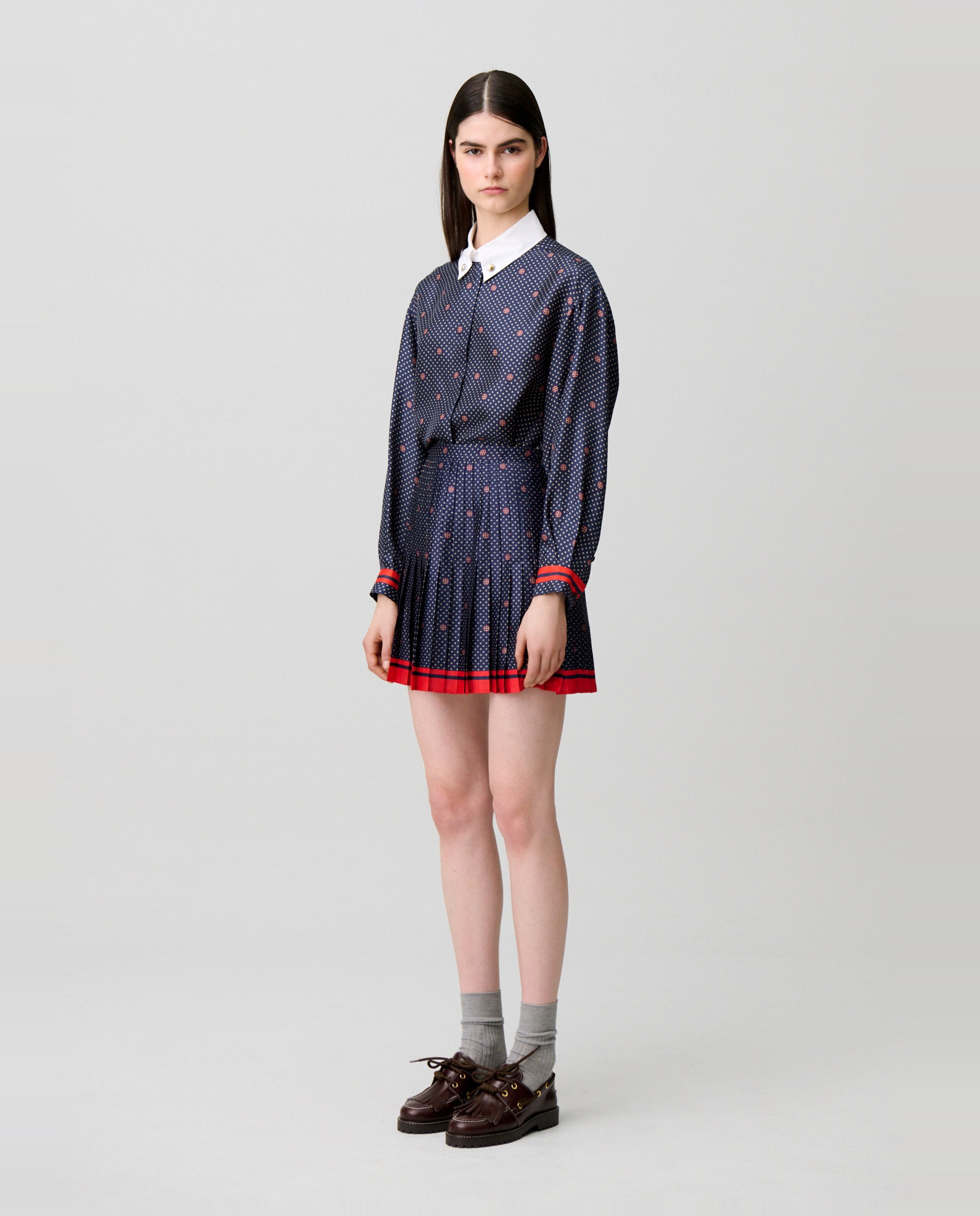 Falda corta plisada de cintura alta de satén estampado corbatero - Claudie Pierlot - Azul marino Azul marino-2