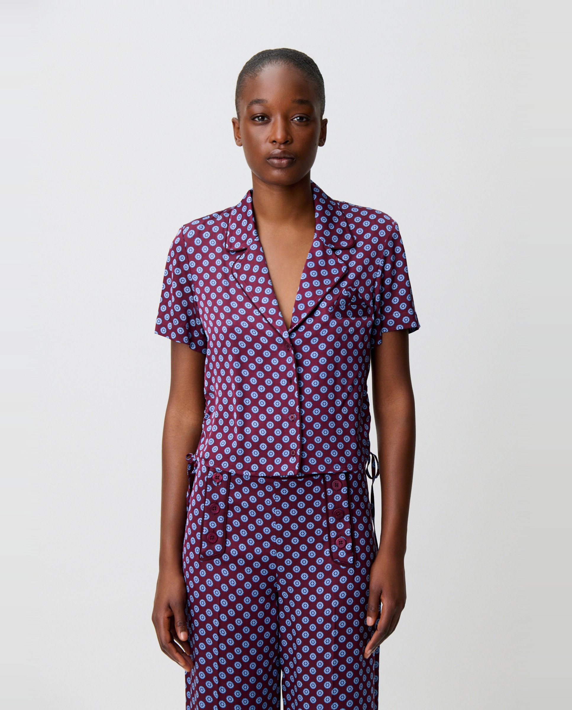Camisa de mujer estampada de manga corta con cuello sastre - Claudie Pierlot - Burdeos Burdeos-1