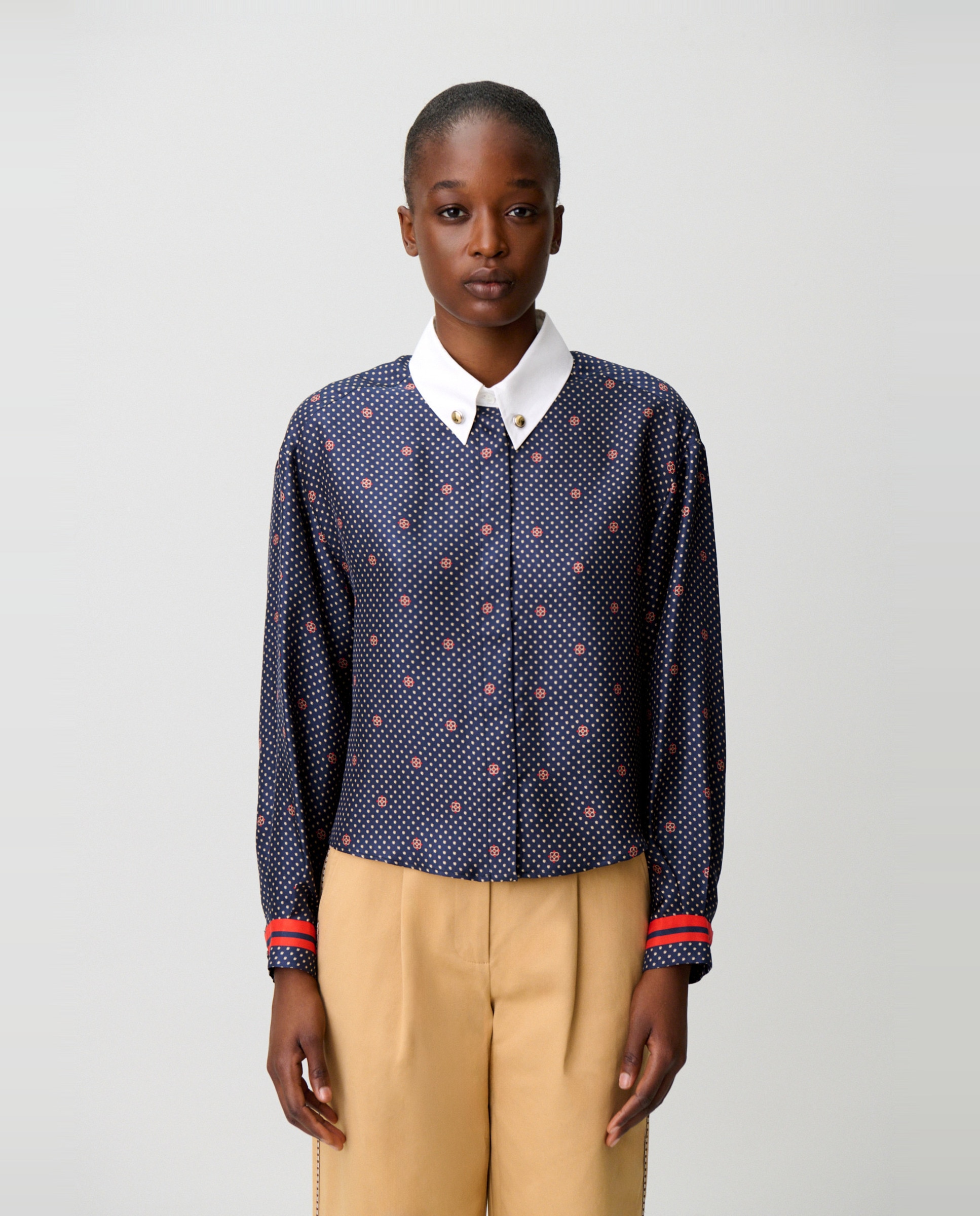 Camisa de mujer estampada de seda de corte boxy y cuello en contraste - Claudie Pierlot - Azul marino Azul marino-1