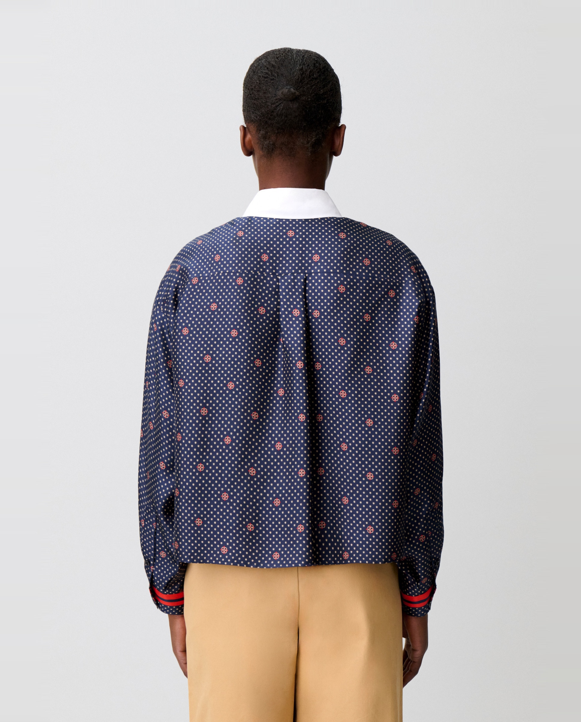 Camisa de mujer estampada de seda de corte boxy y cuello en contraste - Claudie Pierlot - Azul marino Azul marino-2