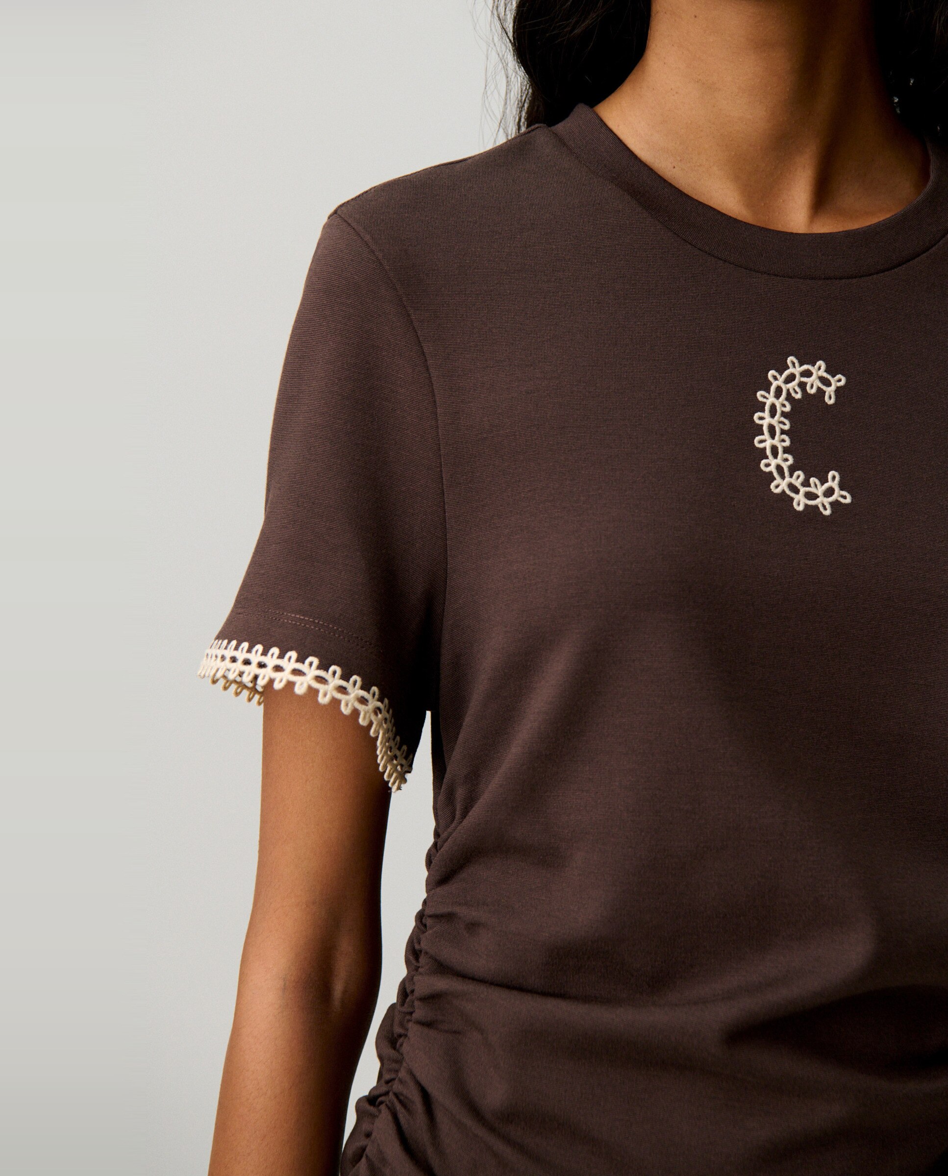 Camiseta de punto de mujer manga corta drapeada con logo - Claudie Pierlot - Marrón Marrón-6