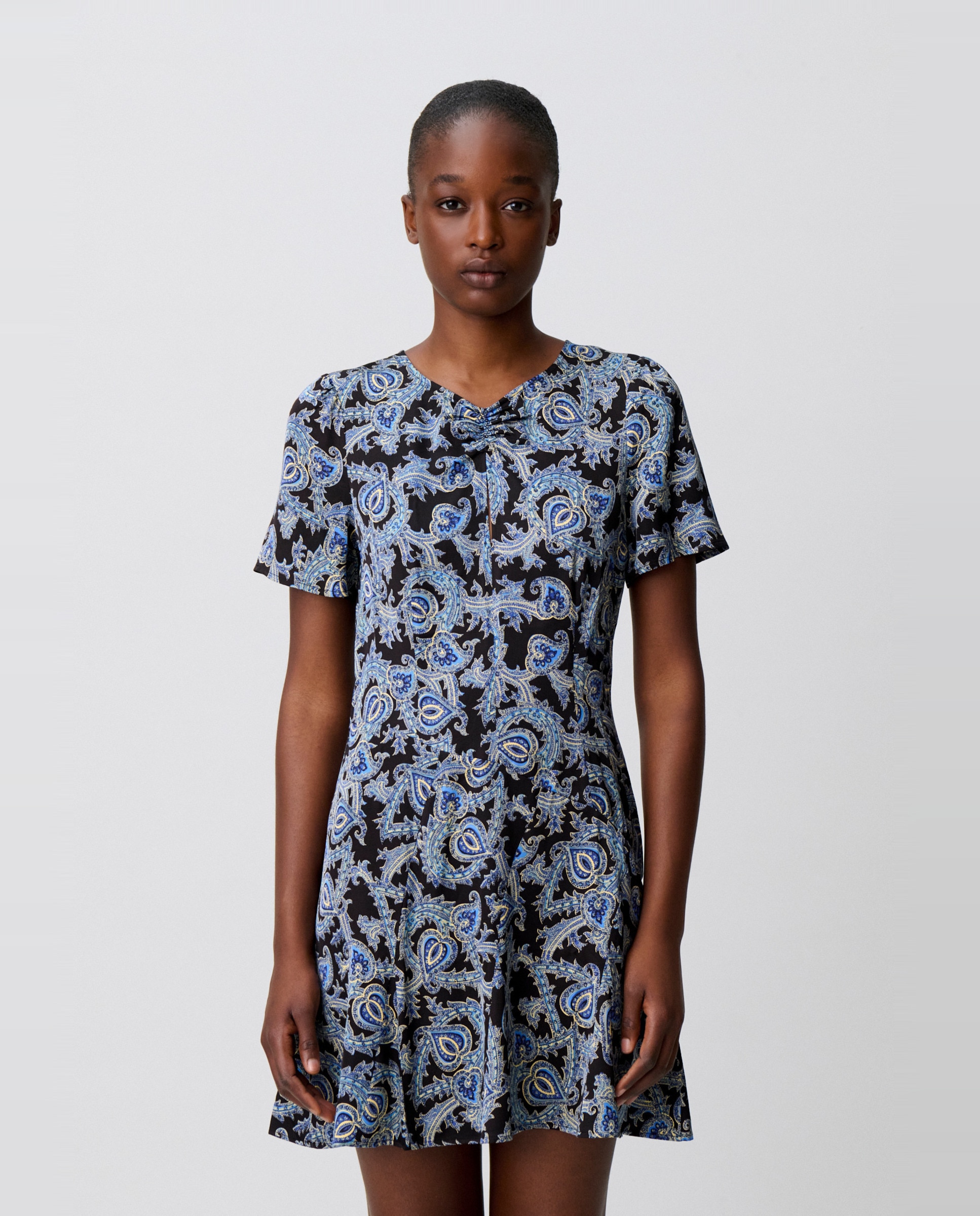 Vestido corto fluido estampado con cuello v - Claudie Pierlot - Azul marino Azul marino-4