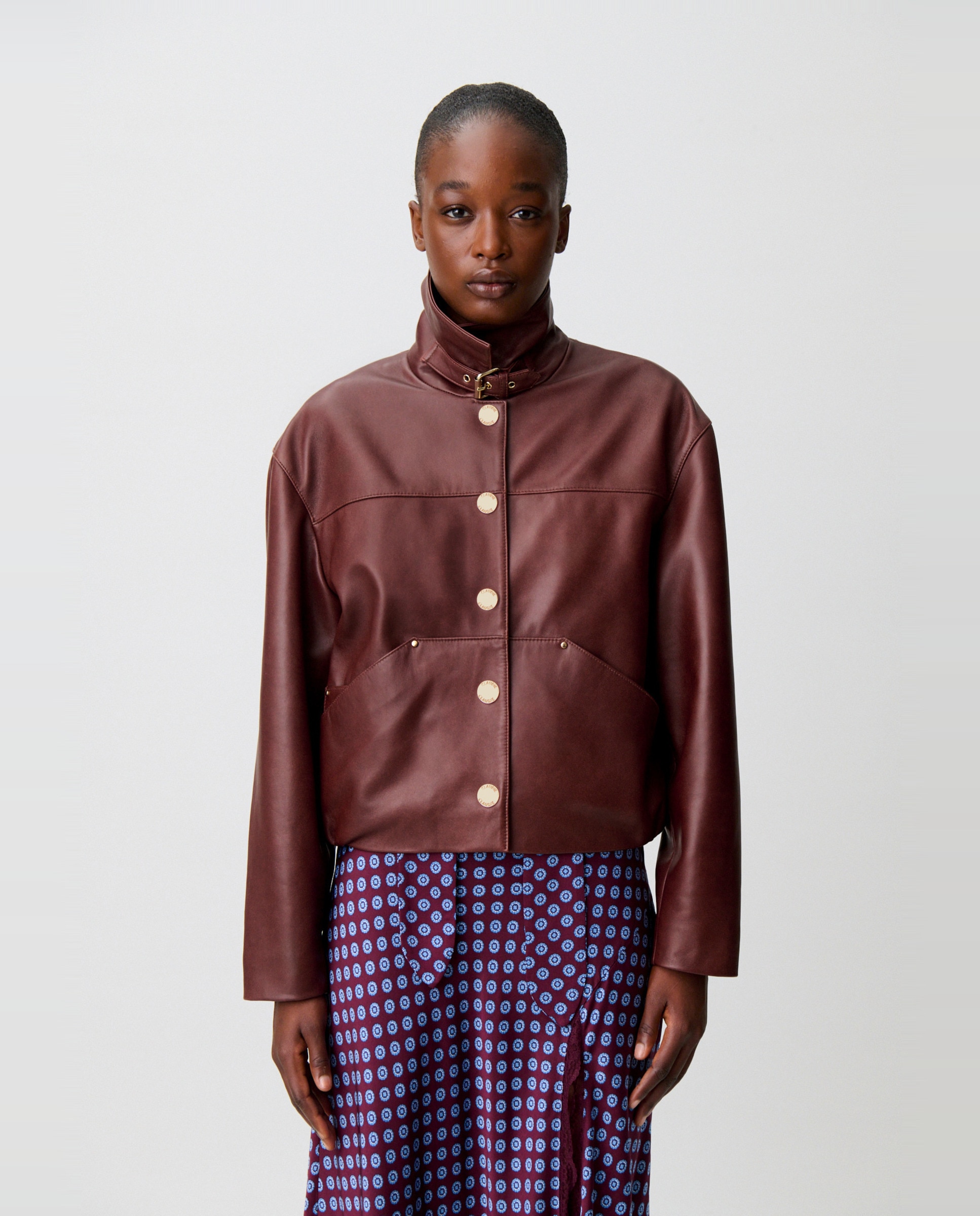 Cazadora de mujer corta de piel con cuello camisero - Claudie Pierlot - Marrón oscuro Marrón oscuro-1