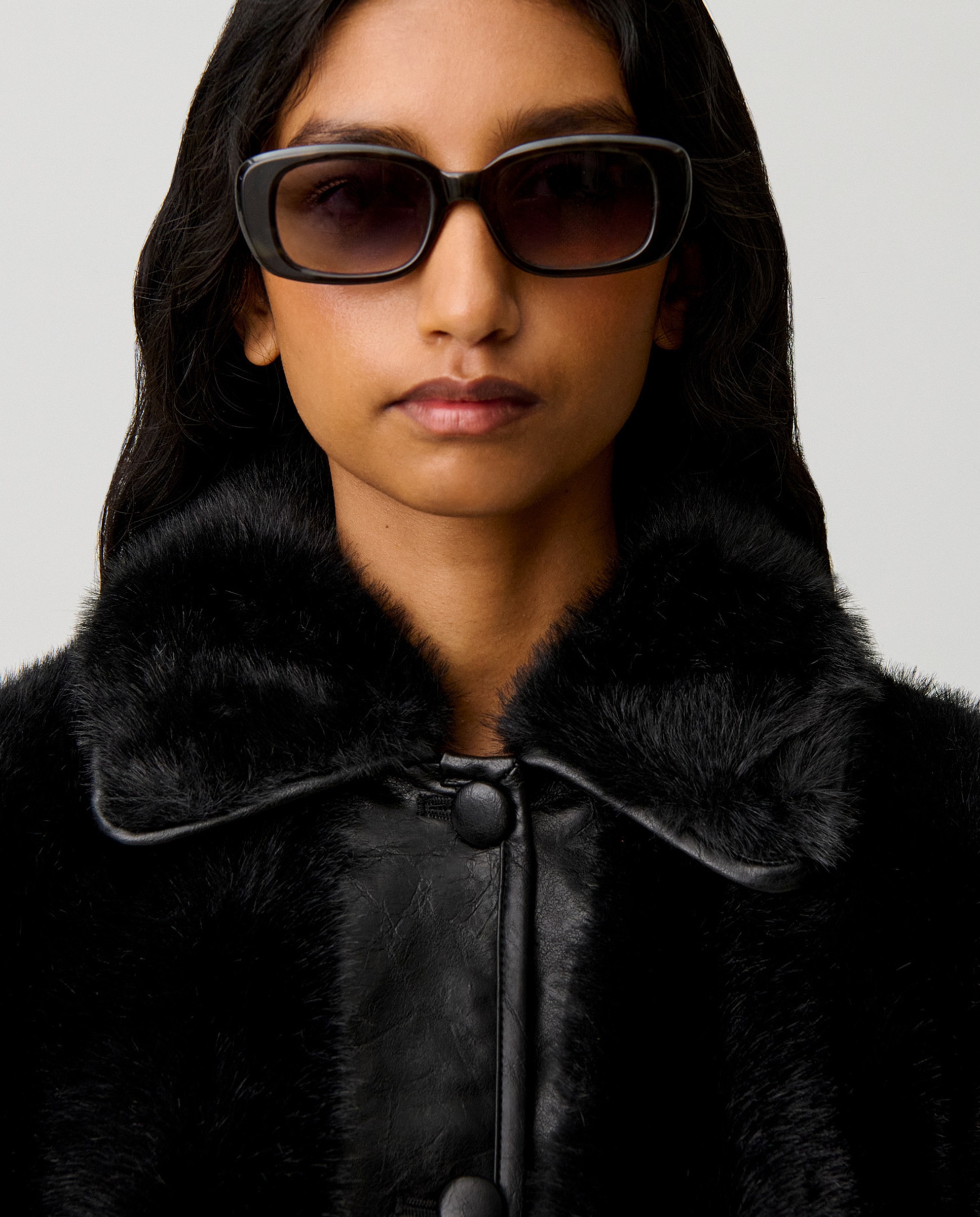 Cazadora de mujer corta con pelo sintético y cuello camisero - Claudie Pierlot - Negro Negro-5