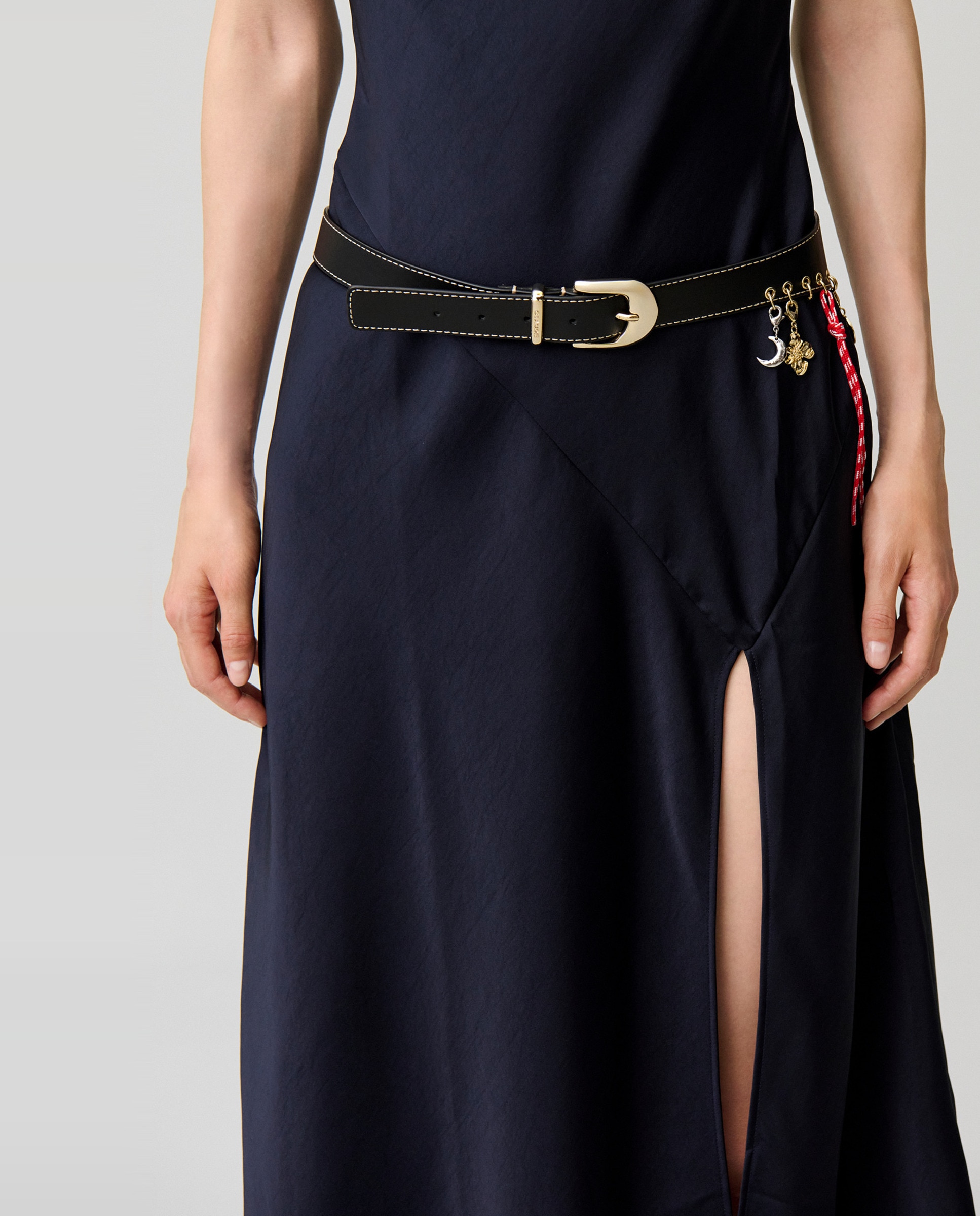Cinturón de mujer de piel con hebilla, ojales y charms - Claudie Pierlot - Negro Negro-2