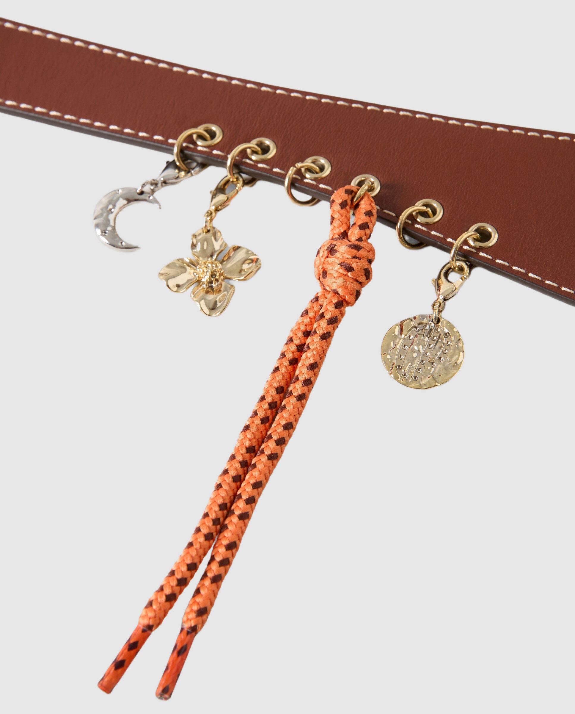 Cinturón de mujer de piel con hebilla, ojales y charms - Claudie Pierlot - Camel Camel-3