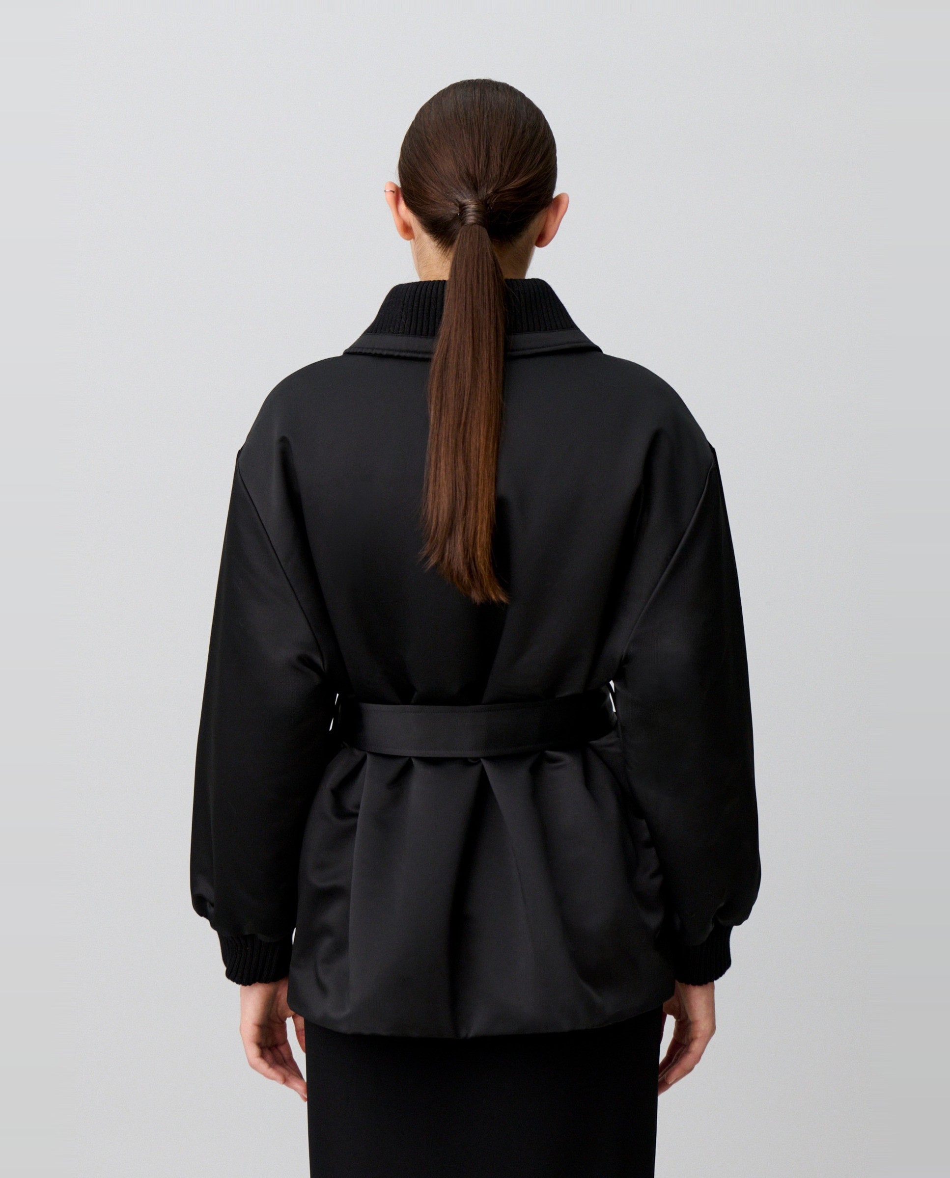 Plumífero de mujer satinado con cuello camisero y cinturón - Claudie Pierlot - Negro Negro-3