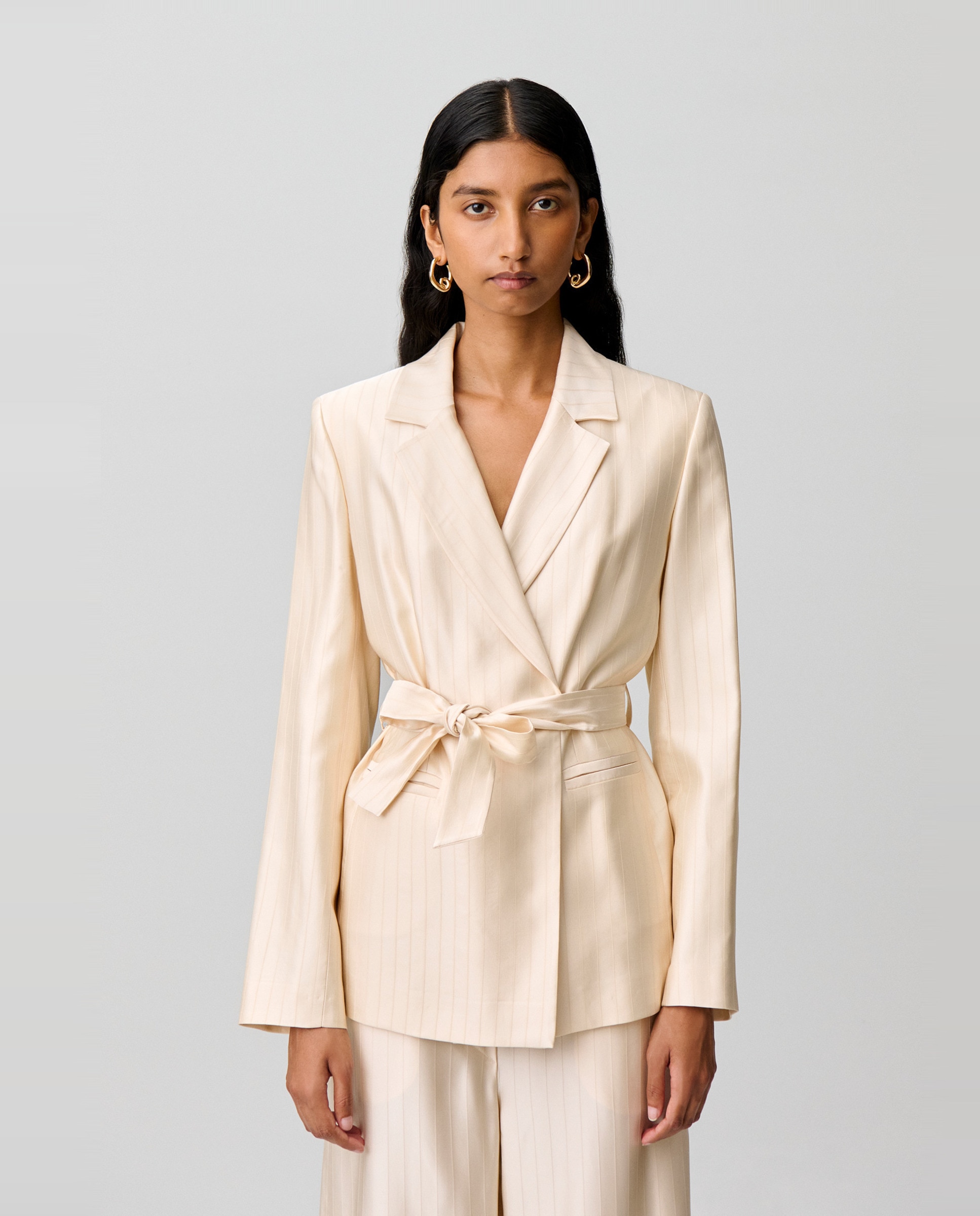 Blazer de mujer sastre satinado con cinturón desmontable - Claudie Pierlot - Beige Beige-1