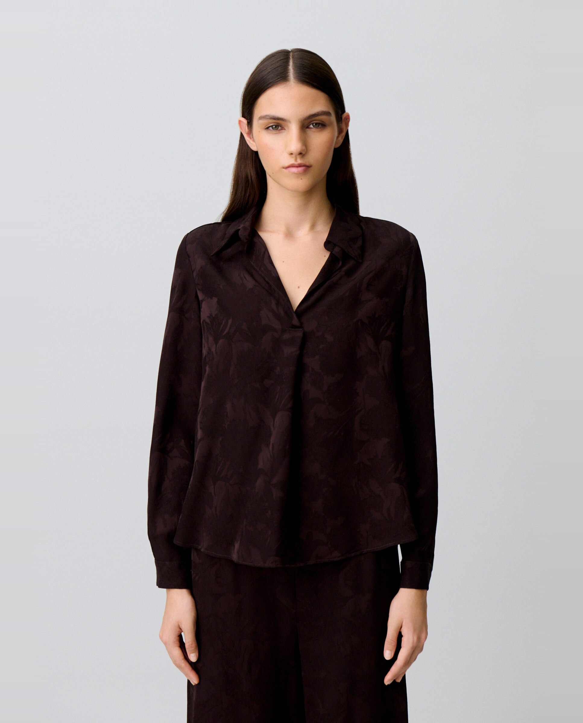 Blusa de mujer fluida jacquard floral cuello abierto - Claudie Pierlot - Marrón oscuro Marrón oscuro-1