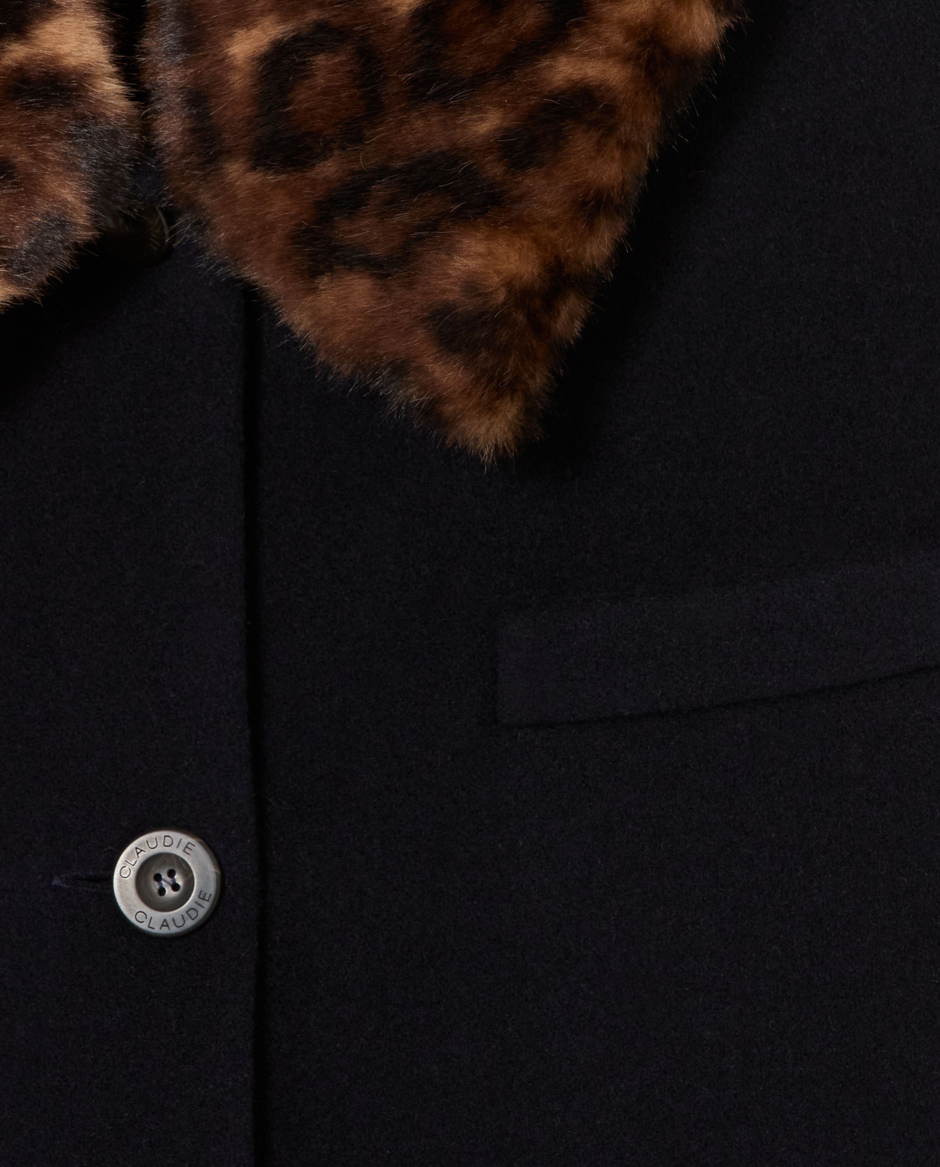 Abrigo de paño de mujer corto en mezcla de lana con cuello de pelo sintético de leopardo desmontable - Claudie Pierlot - Azul marino Azul marino-7