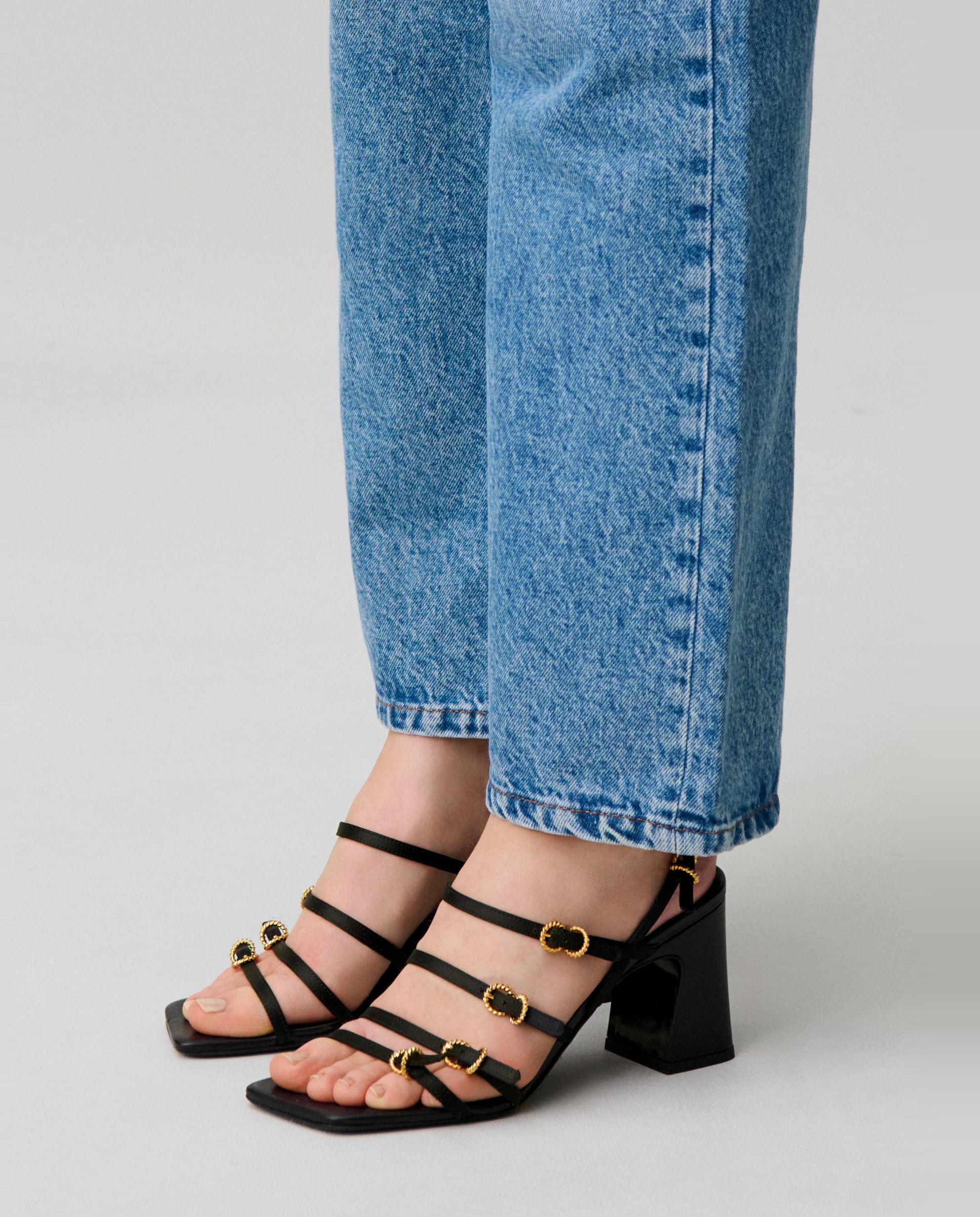Sandalias de mujer de satén con tacón - Claudie Pierlot - Negro Negro-2
