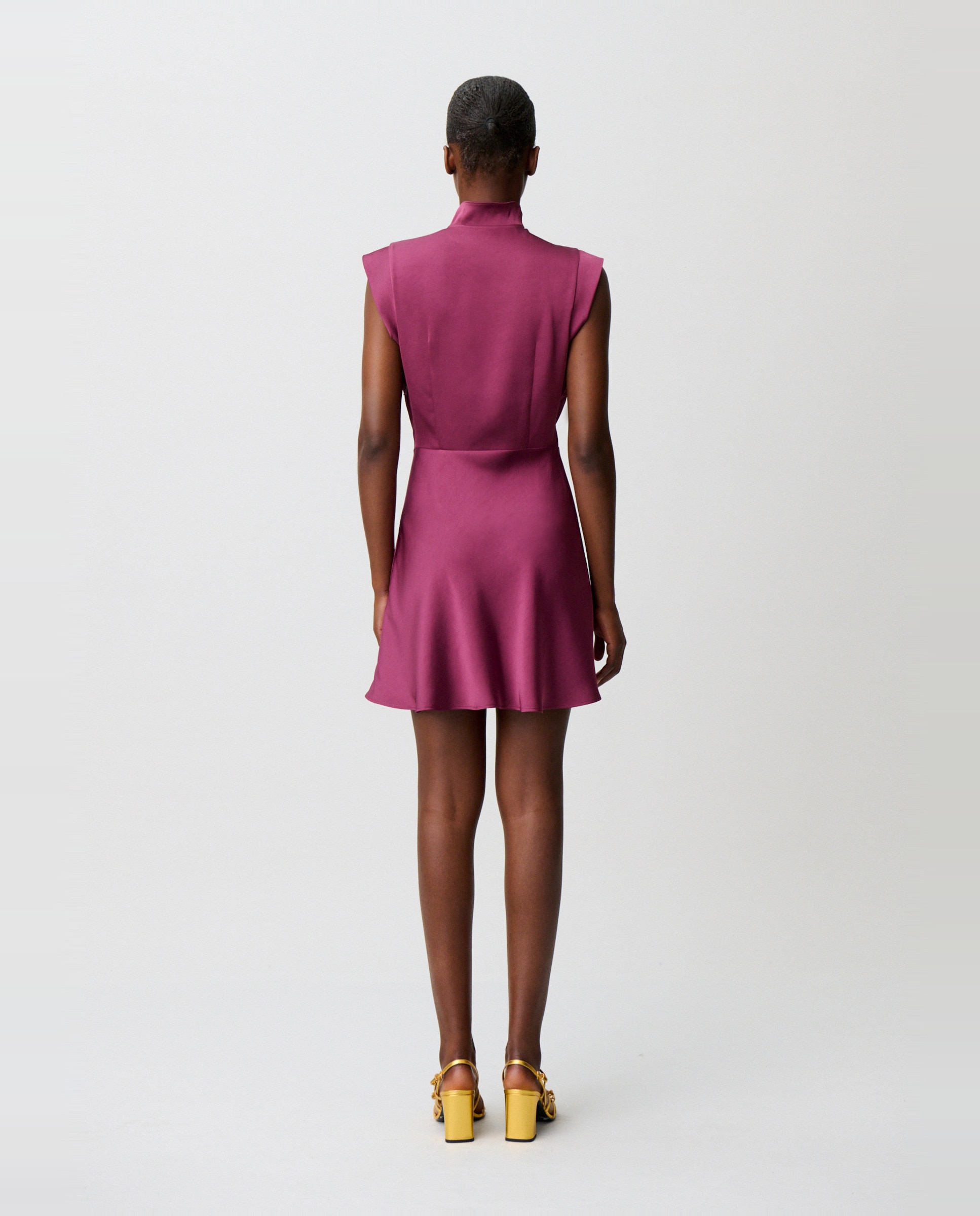 Vestido corto satinado con cuello victoriano y falda de vuelo - Claudie Pierlot - Magenta Magenta-3