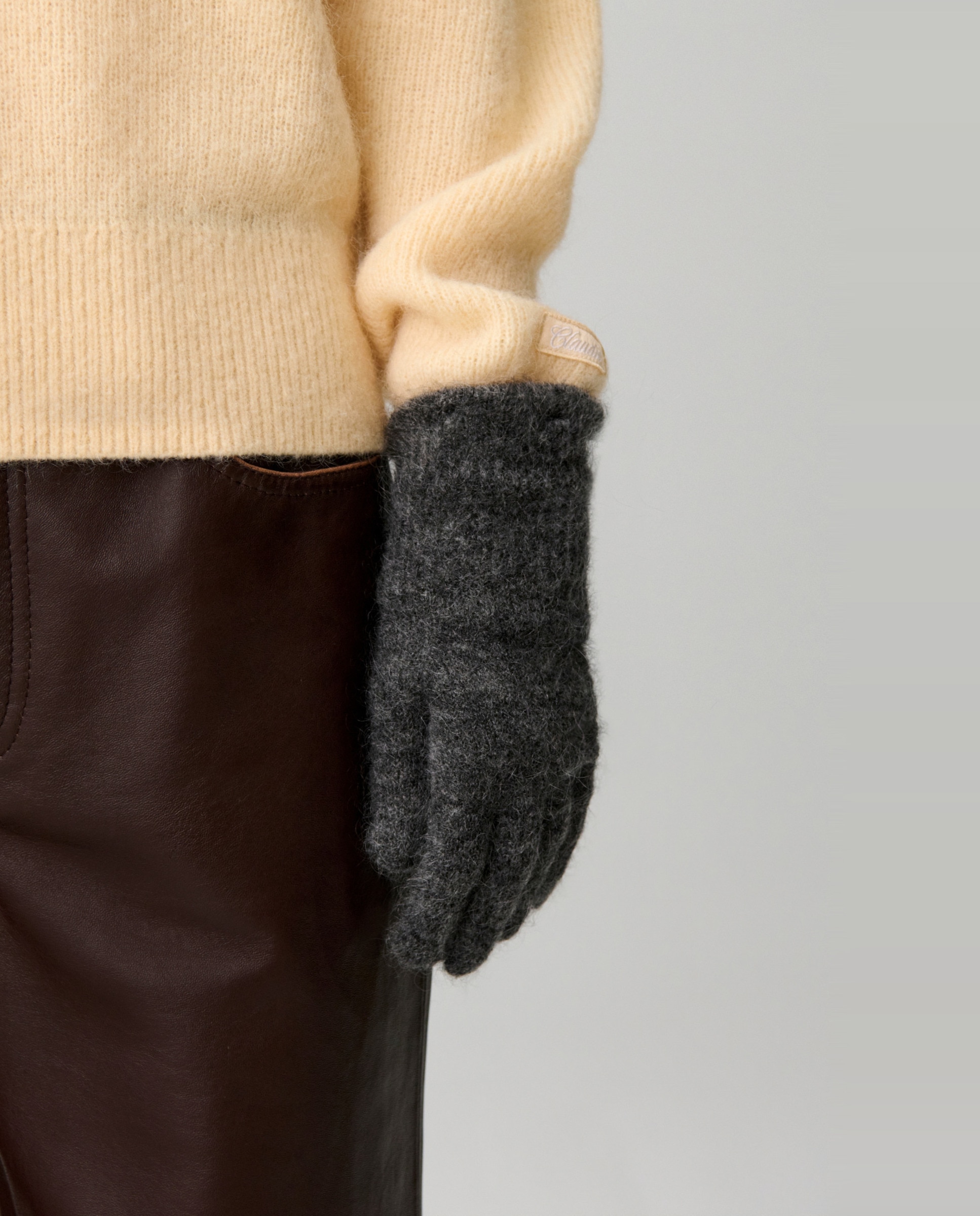 Imagen 2 de Guantes de mujer largos de punto de pelo - Claudie Pierlot - Gris Gris