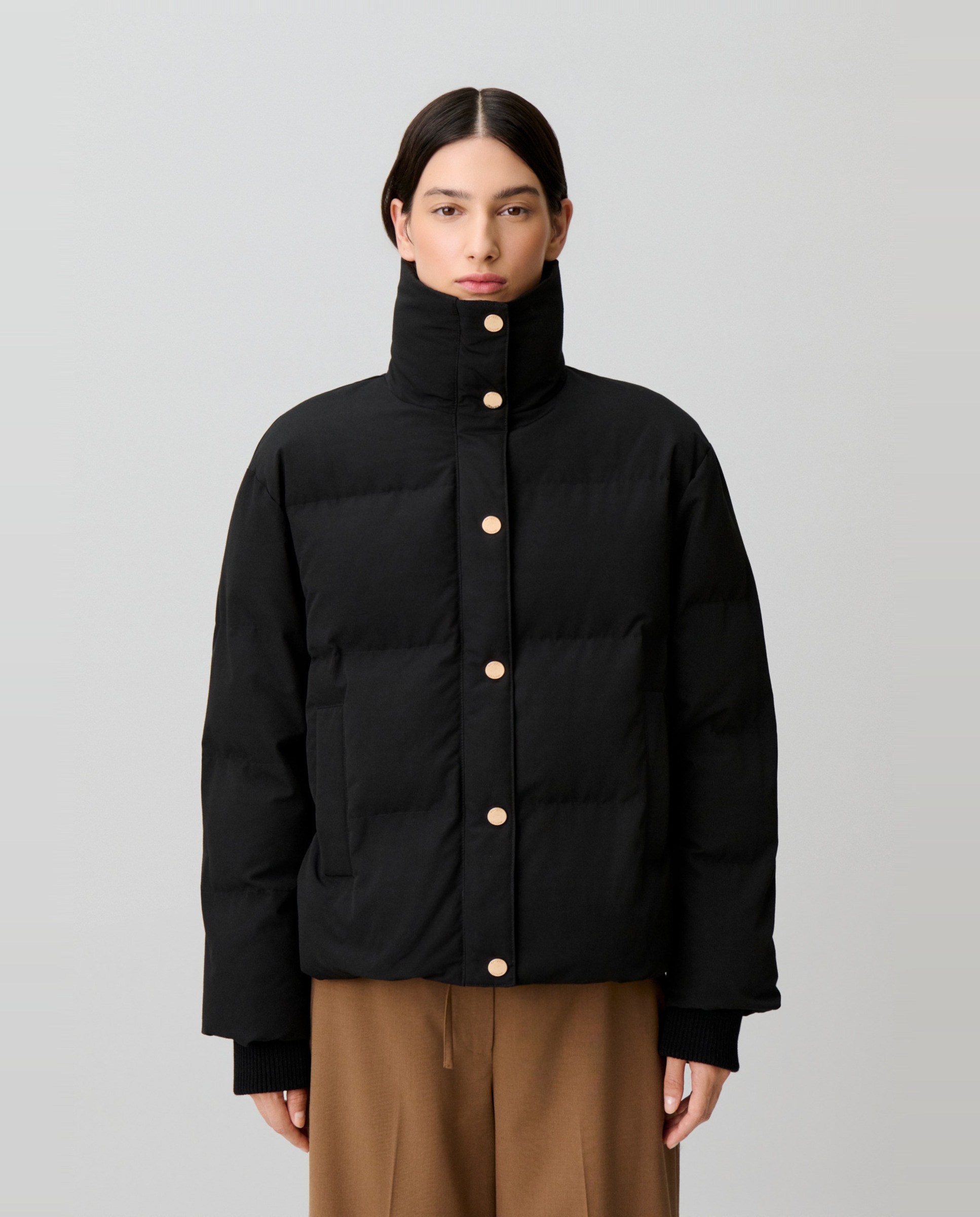 Plumífero de mujer corto con cuello alto y corte ancho - Claudie Pierlot - Negro Negro-1