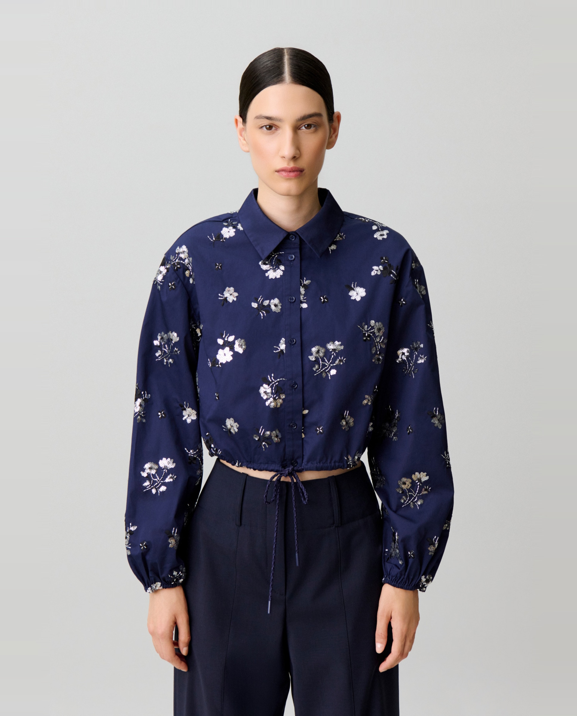 Camisa corta de mujer con bordado floral y mangas abullonadas - Claudie Pierlot - Azul marino Azul marino-1