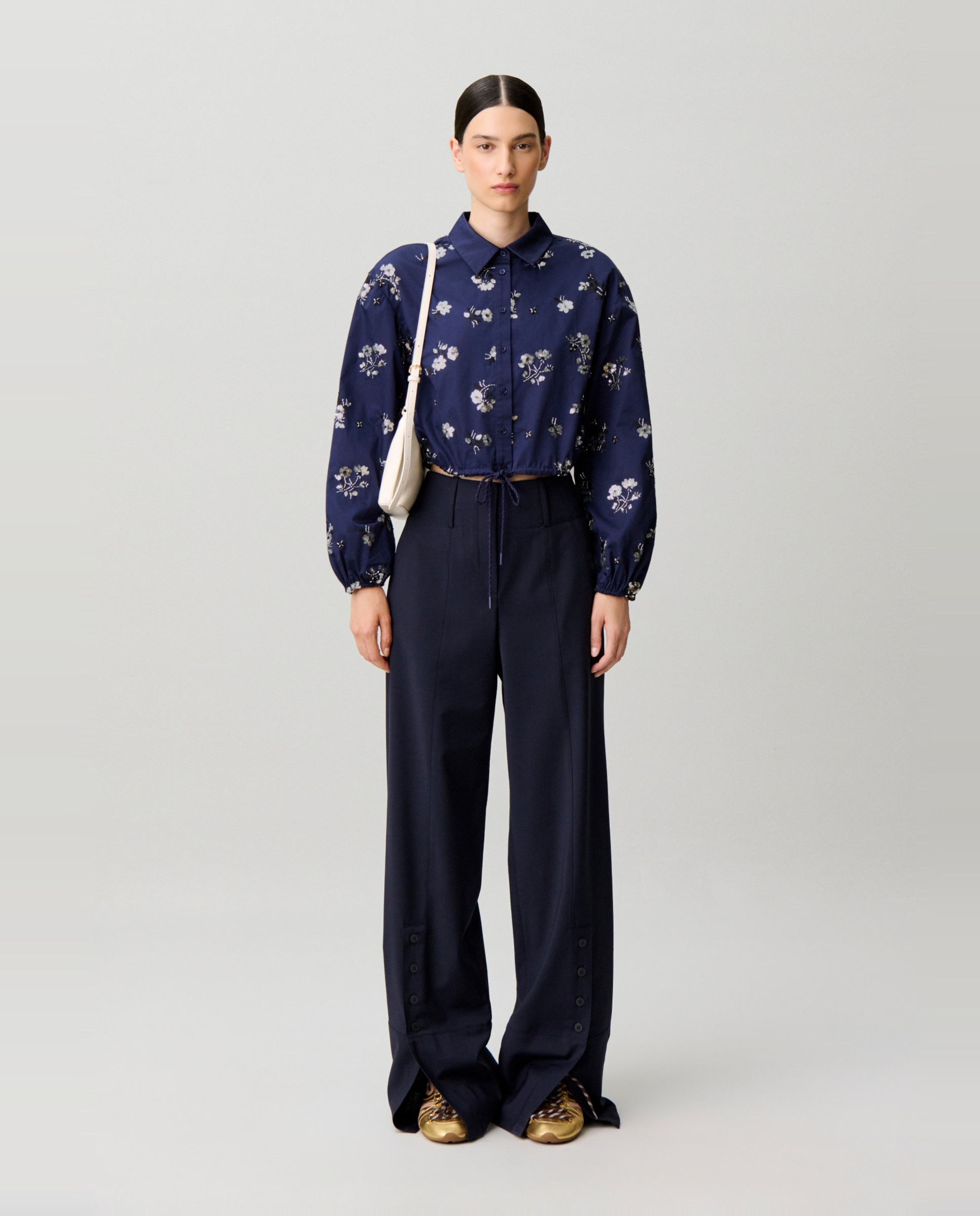 Camisa corta de mujer con bordado floral y mangas abullonadas - Claudie Pierlot - Azul marino Azul marino-4