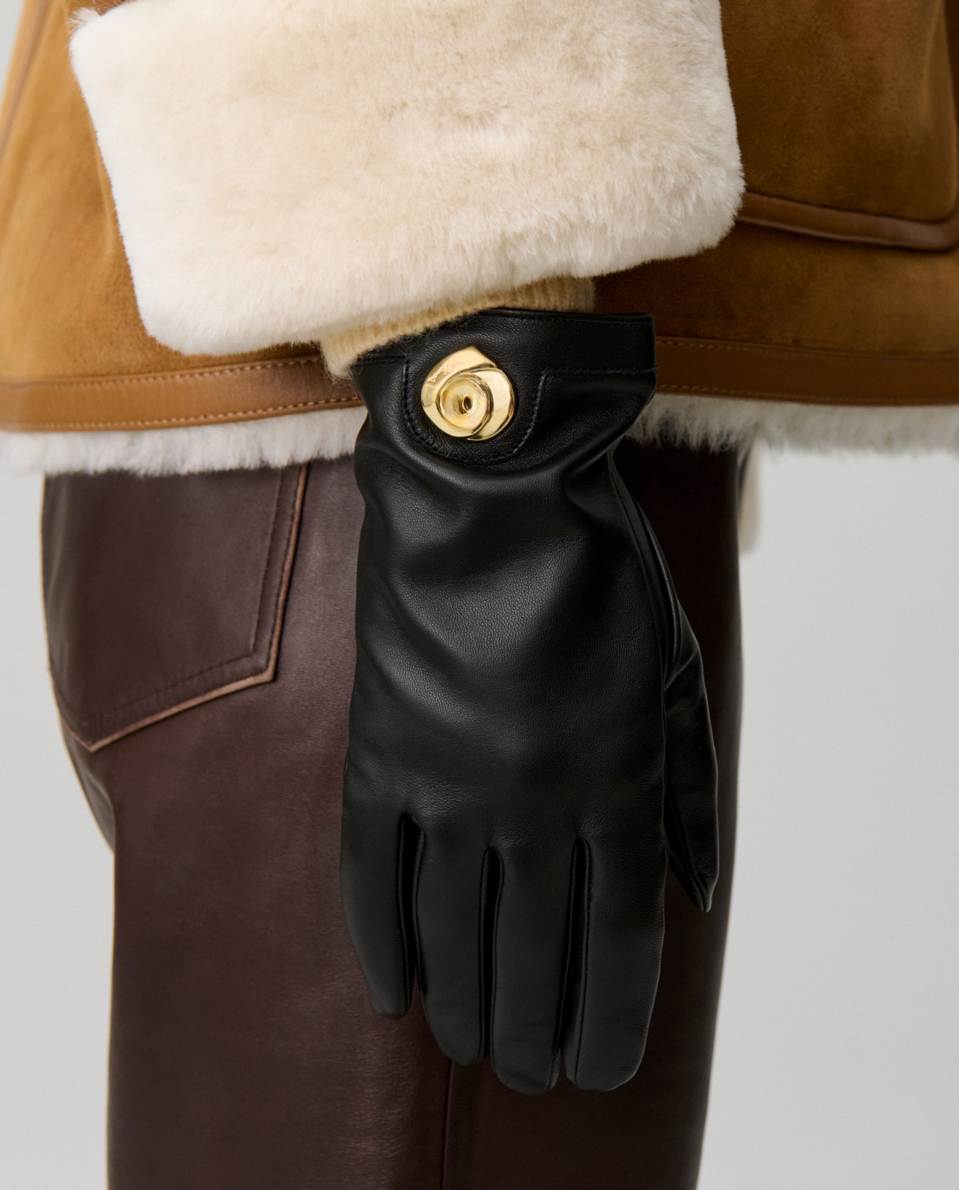 Imagen 2 de Guantes de piel lisa para mujer con joya dorada - Claudie Pierlot - Negro Negro