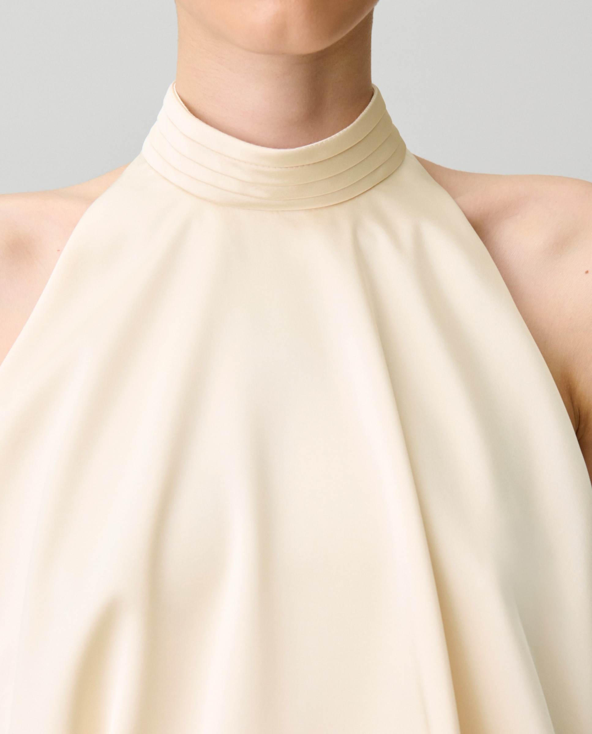 Imagen 5 de Top de mujer satinado espalda descubierta cuello alto - Claudie Pierlot - Blanco Blanco