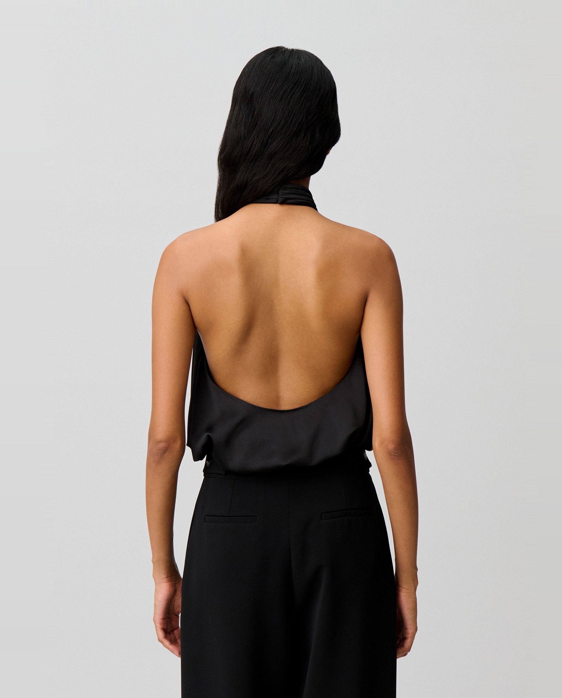 Imagen 2 de Top de mujer satinado espalda descubierta cuello alto - Claudie Pierlot - Negro Negro