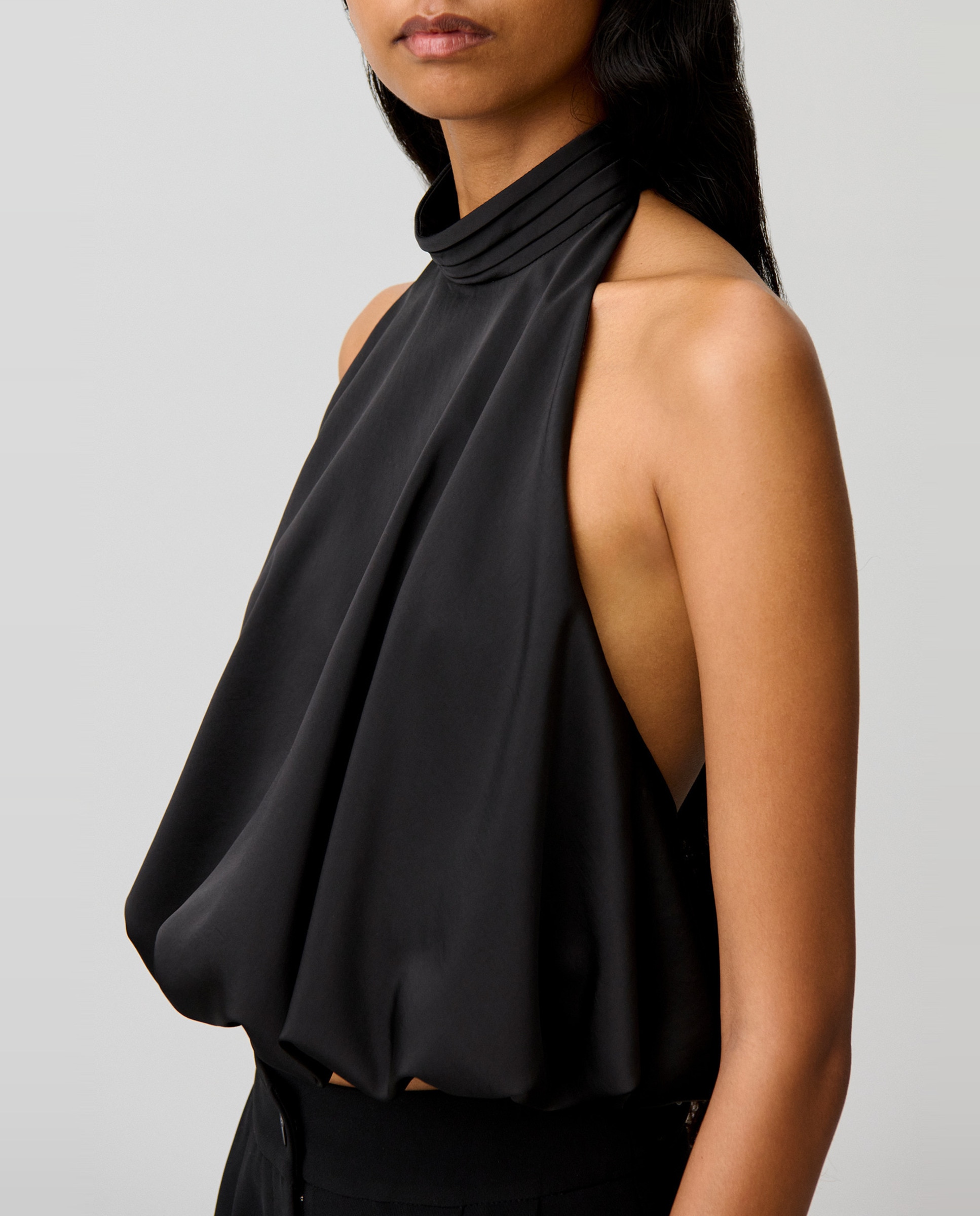 Imagen 3 de Top de mujer satinado espalda descubierta cuello alto - Claudie Pierlot - Negro Negro