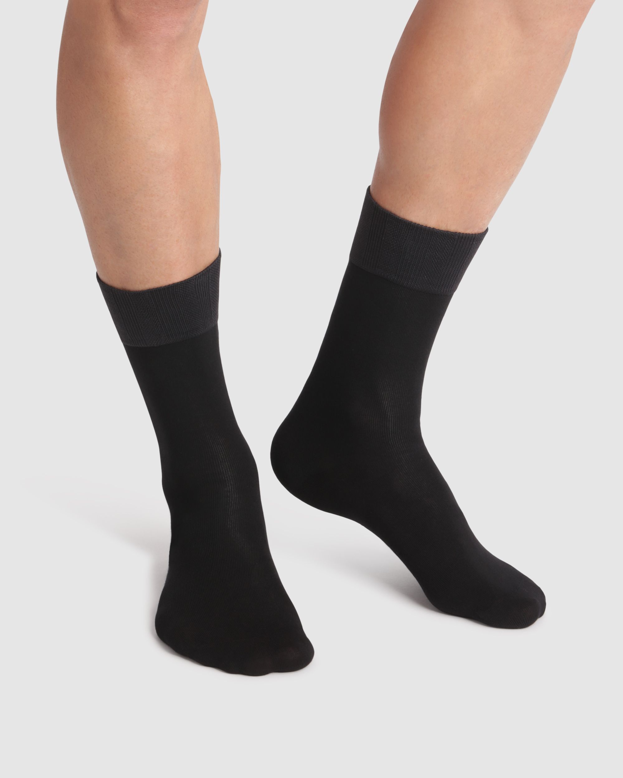 Imagen 0 de Calcetines de hombre altos borde sin compresión Negro