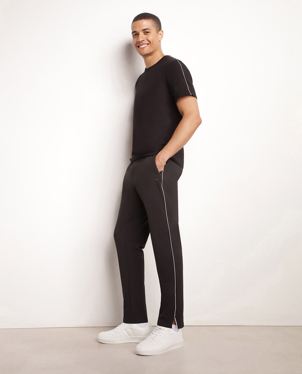 Imagen 0 de Pantalones deportivos de hombre ligeramente entallados Negro