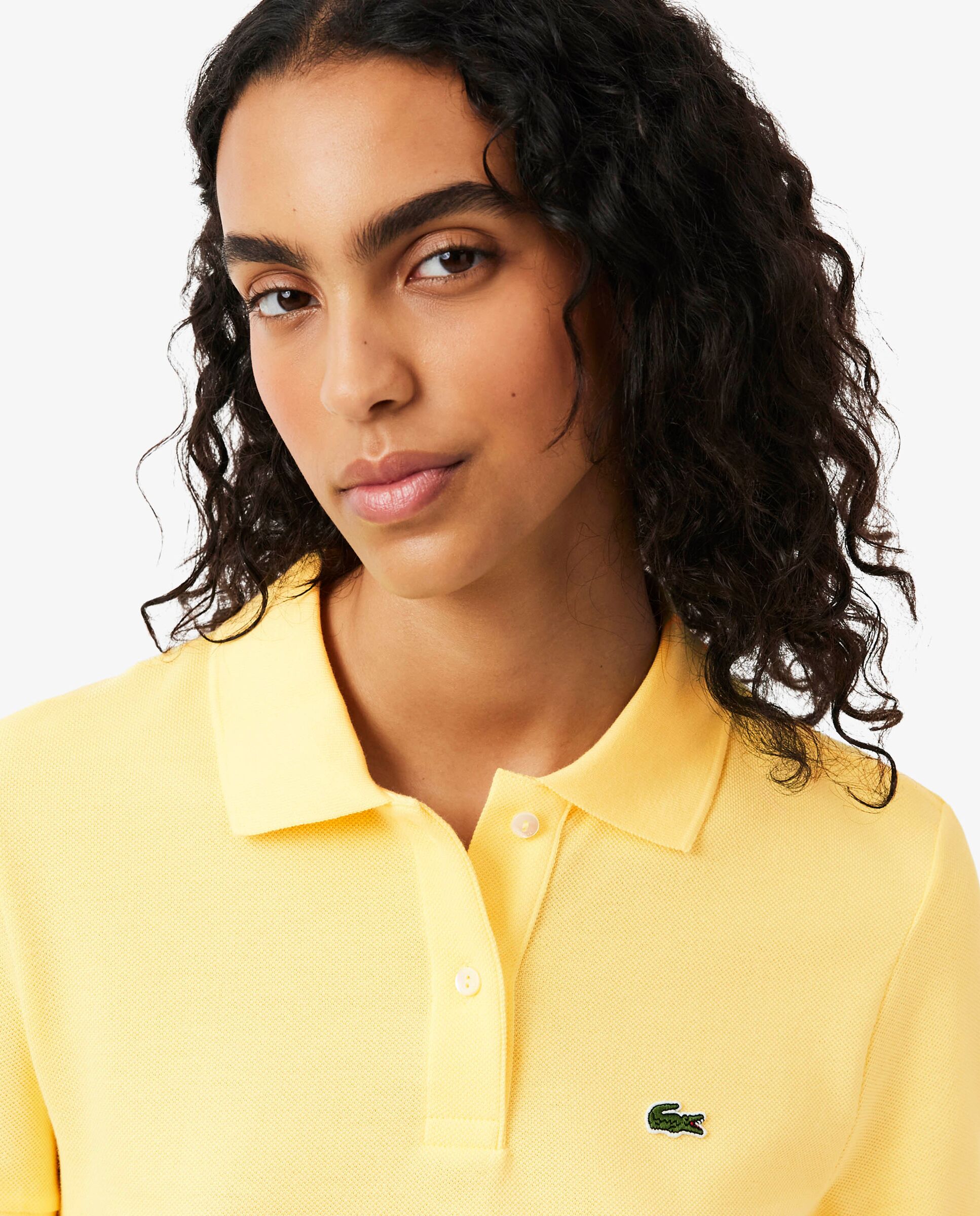 Polo de mujer de corte regular de petit piqué suave de manga corta - Lacoste - Amarillo Amarillo-3