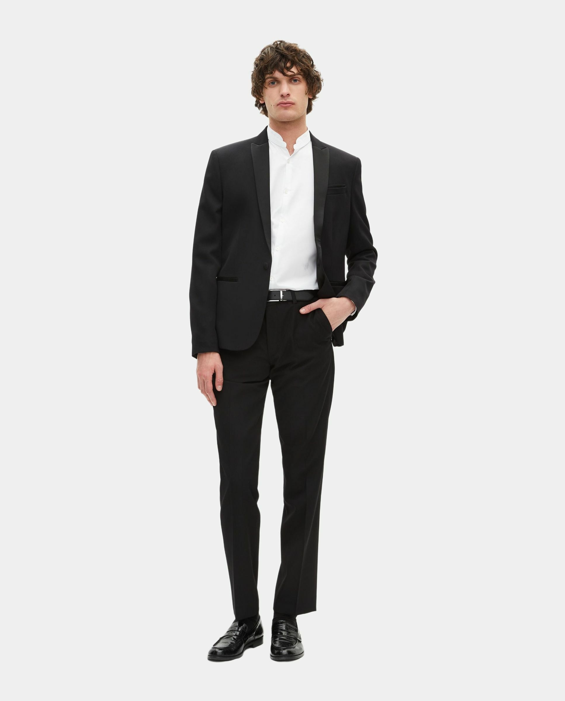 The Kooples - Pantalón esmoquin de hombre negro con detalles de satén y corte recto.