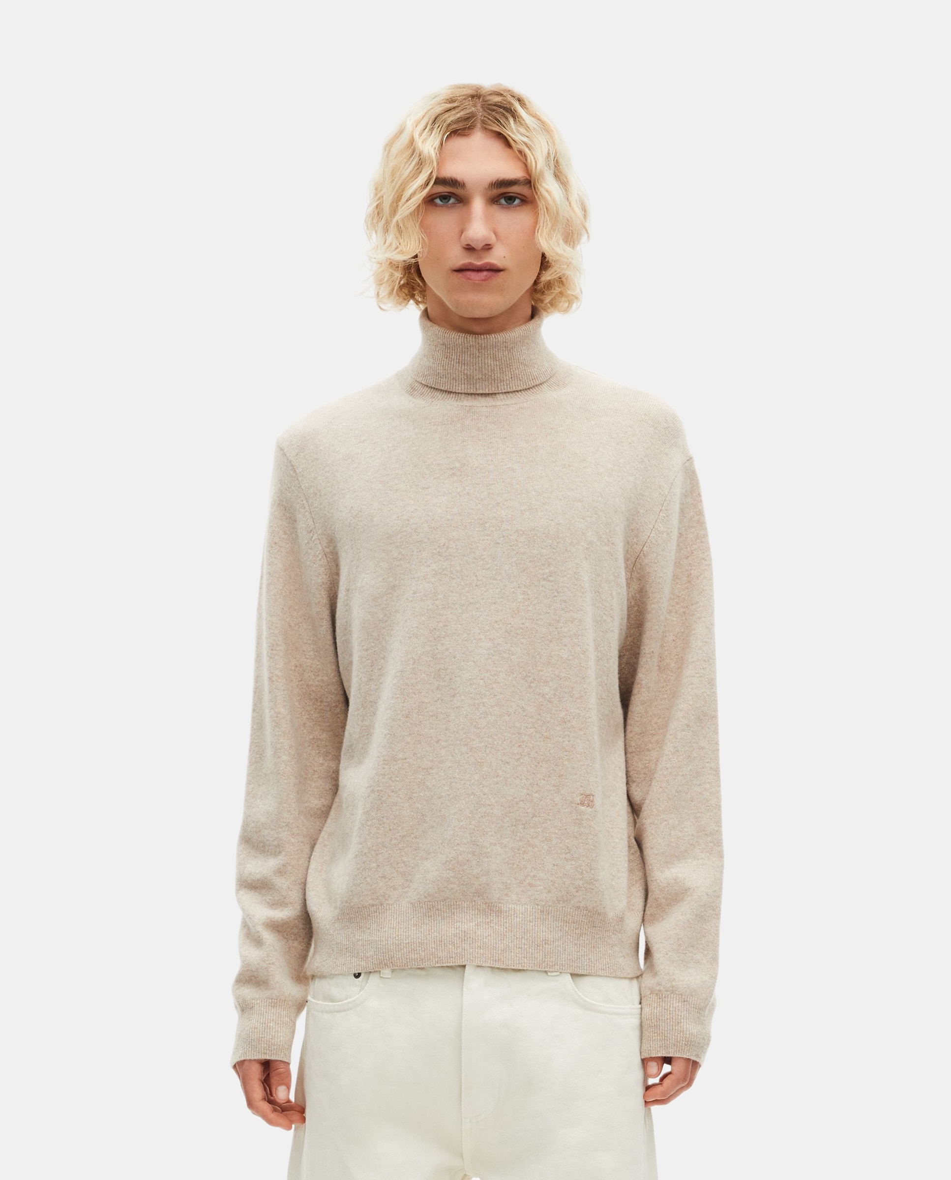 Jersey de hombre de cachemira con cuello alto