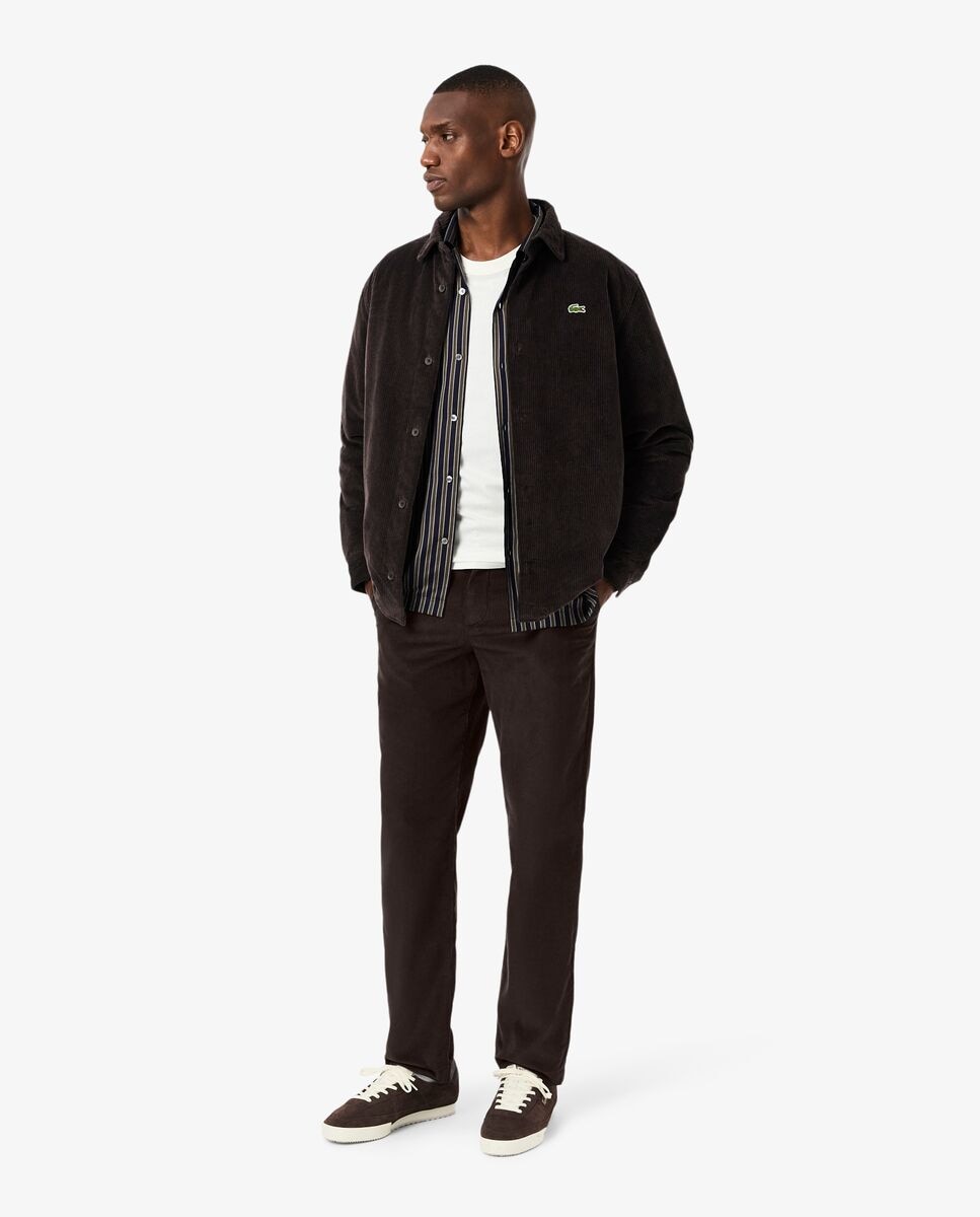 Lacoste - Pantalón de hombre chino de pana de corte regular en marrón.