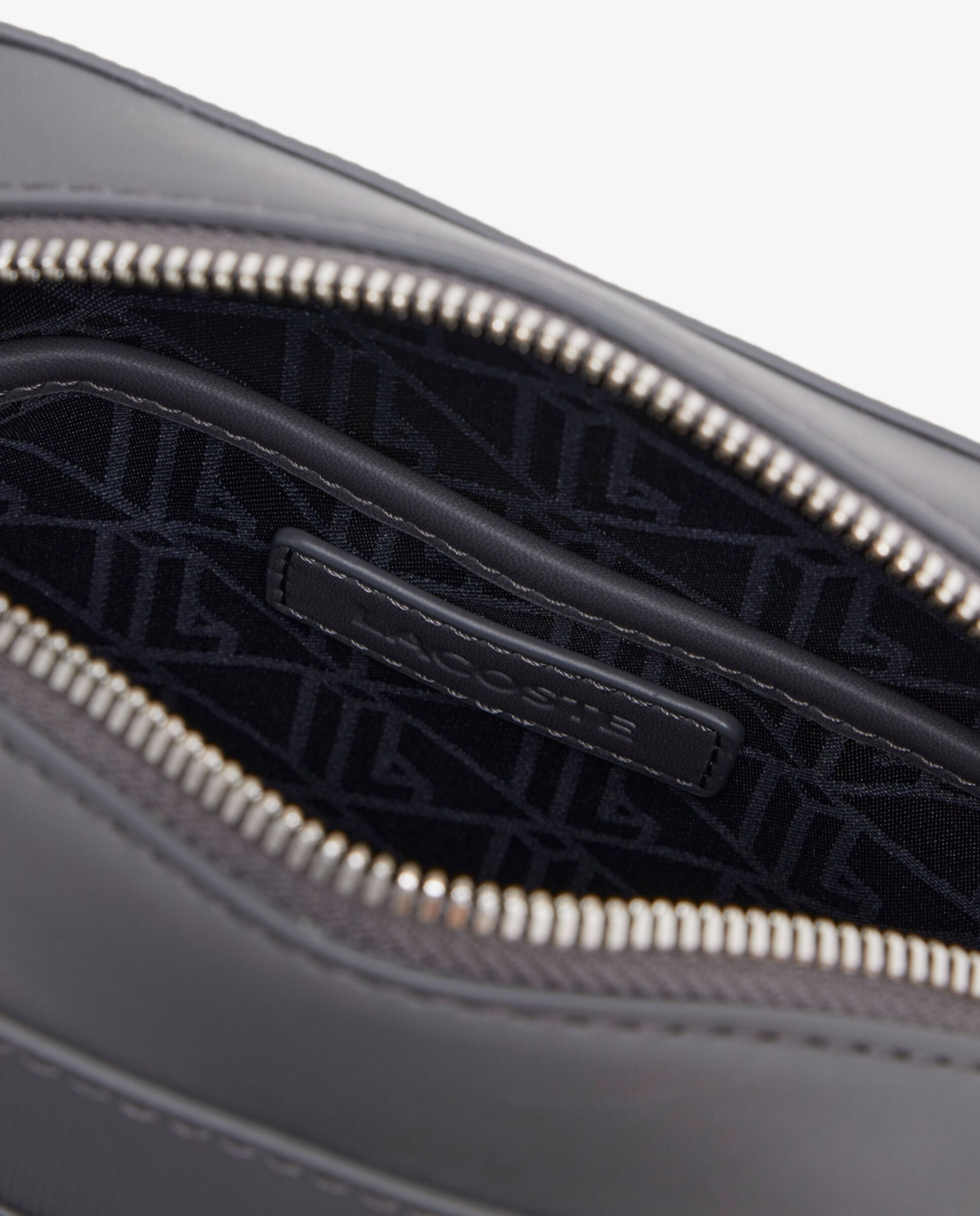 Imagen 5 de Bandolera vertical Langon de hombre. - Lacoste - Gris Gris