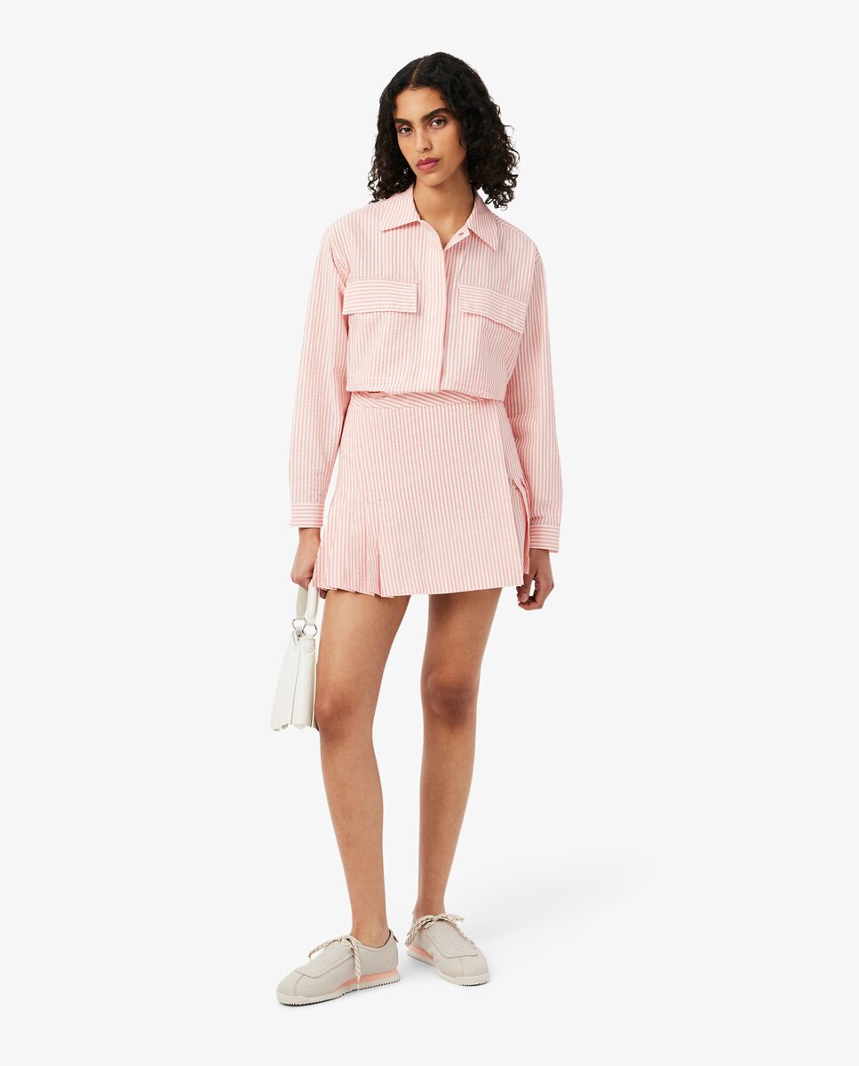 Lacoste - Falda corta tipo sobre de seersucker en blanco.