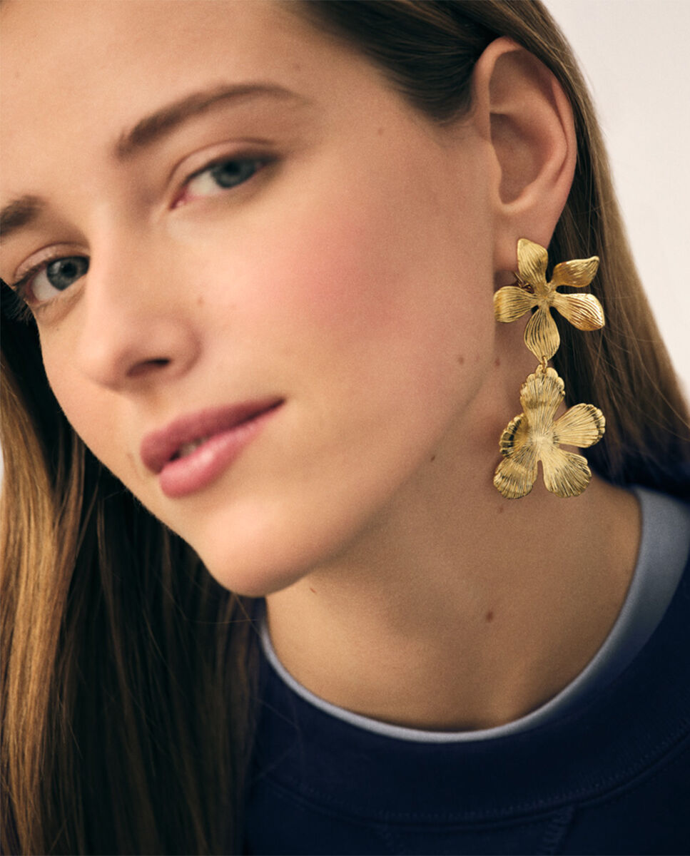 Pendientes largos acabados en oro con flores en movimiento - Agatha Paris - Dorado Dorado-2