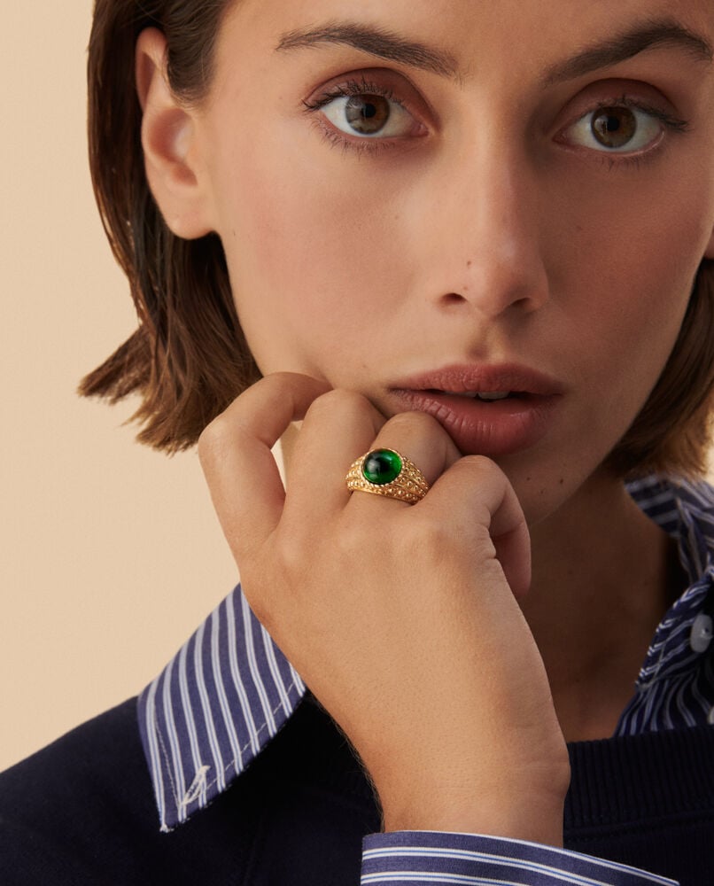 Anillo ancho acabado en oro con cabujón verde esmeralda N-13 Unica - Verde Verde-2