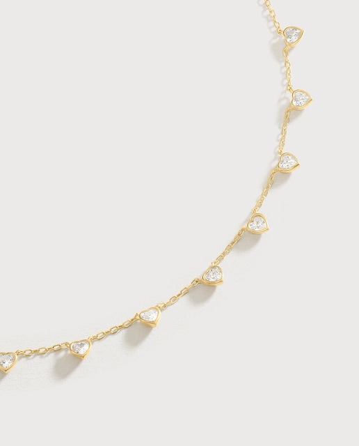 Imagen 0 de Collar Corto Adoree de plata de ley bañada en oro con corazones de circonitas