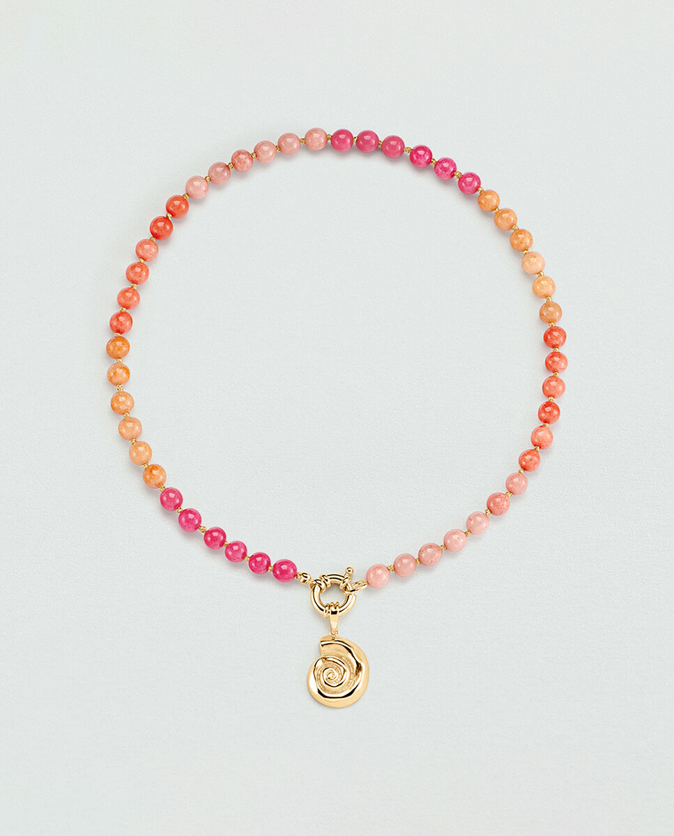 Imagen 0 de Collar corto Tiare acabado en oro con perlas de jade tintado en tonos rosa naranja y rojo Maria Pombo. Multicolor
