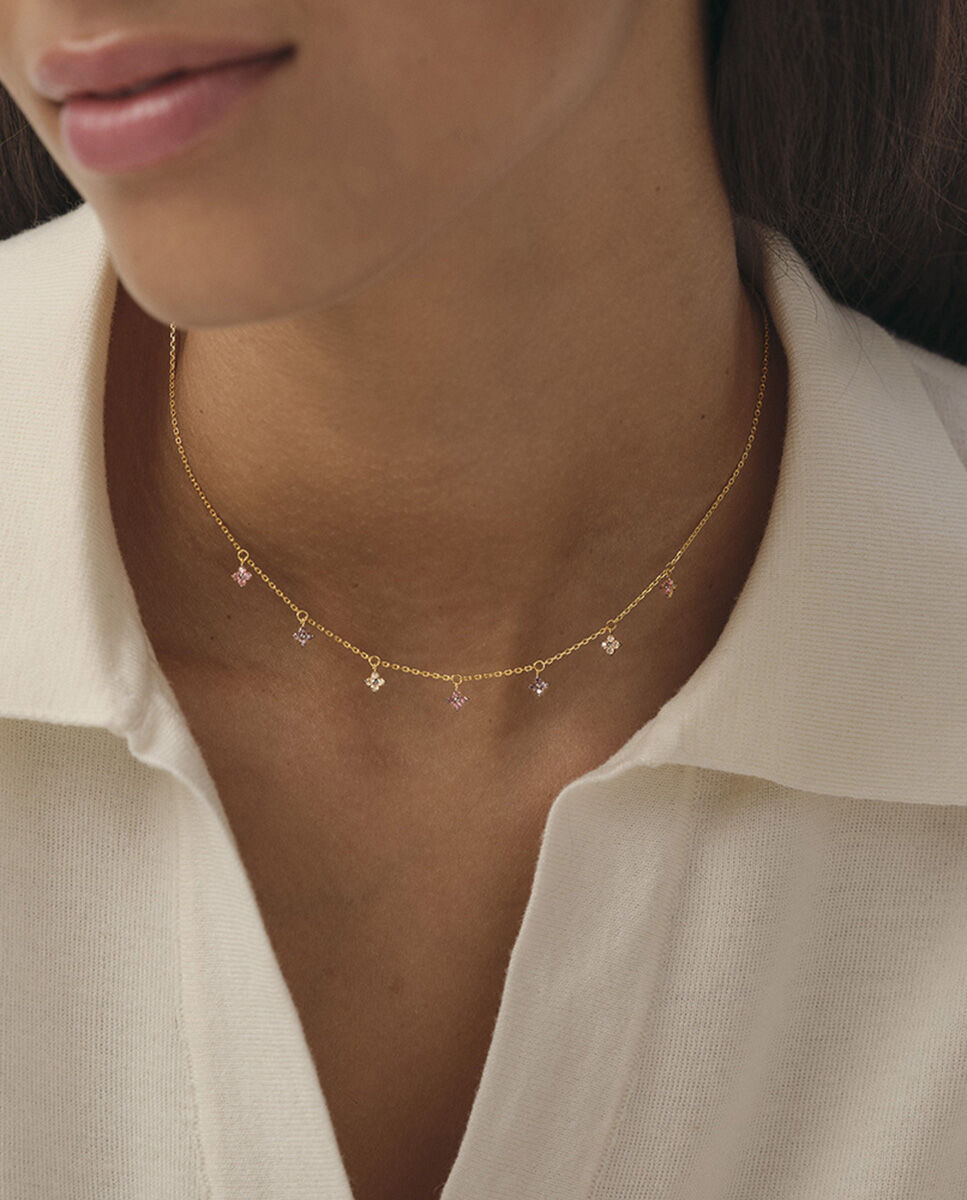 Imagen 0 de Collar corto beloved de plata de ley con baño de oro y pampillas en forma de flor Multicolor