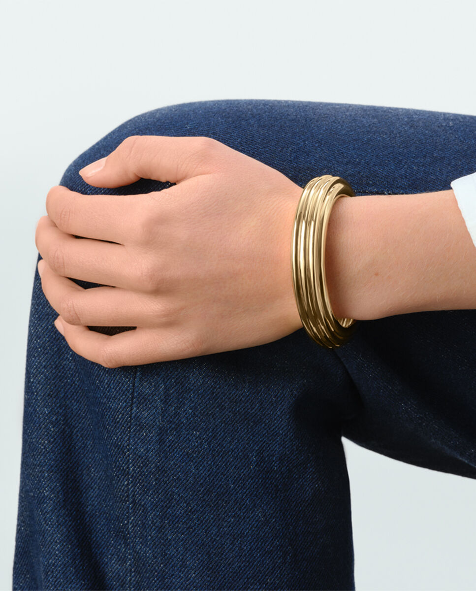 Pulsera rígida abierta madeleine con textura y acabada en oro Dorado-3