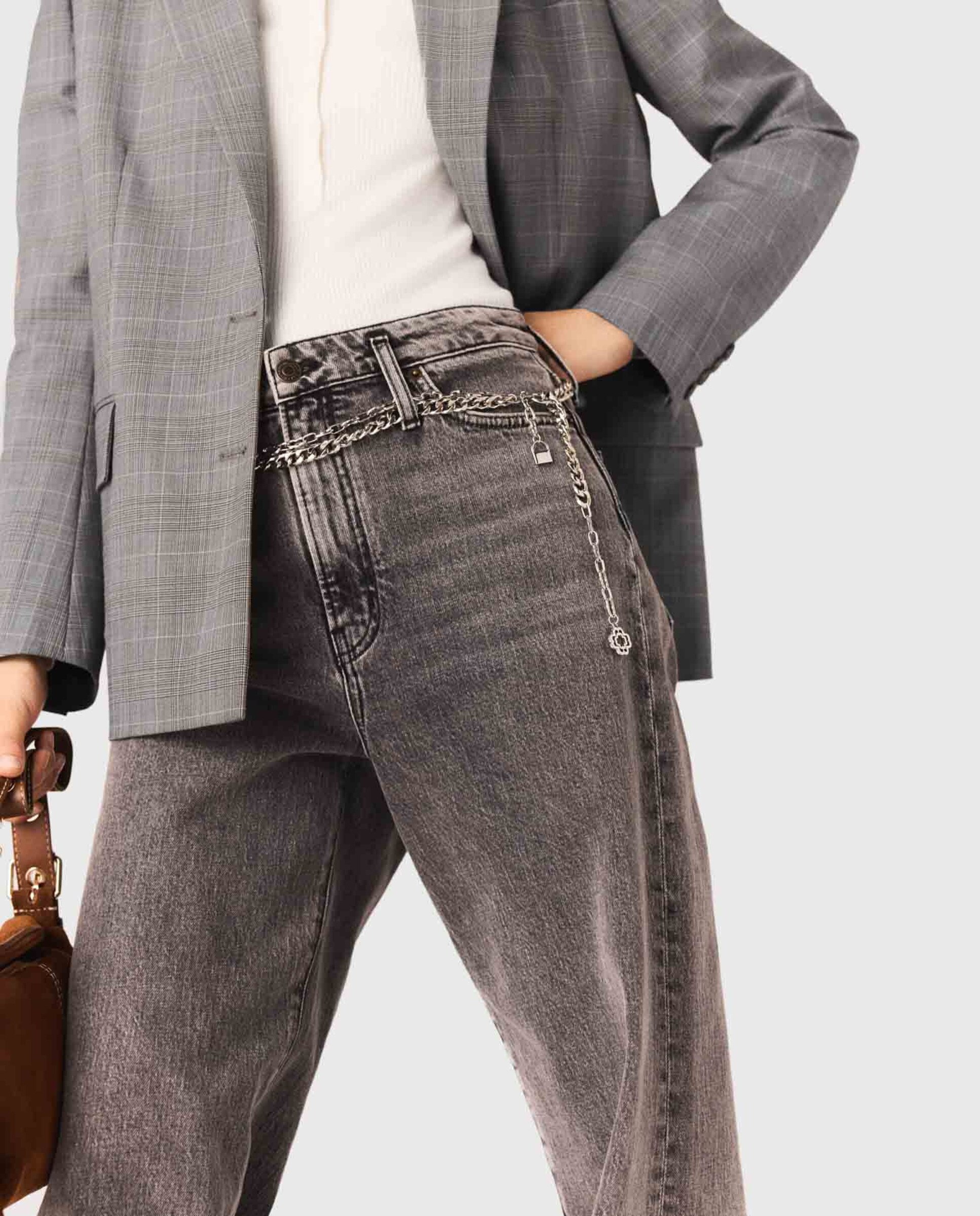 Vaqueros de mujer anchos desteñidos con cinturón de eslabones - Maje - Gris Gris-4