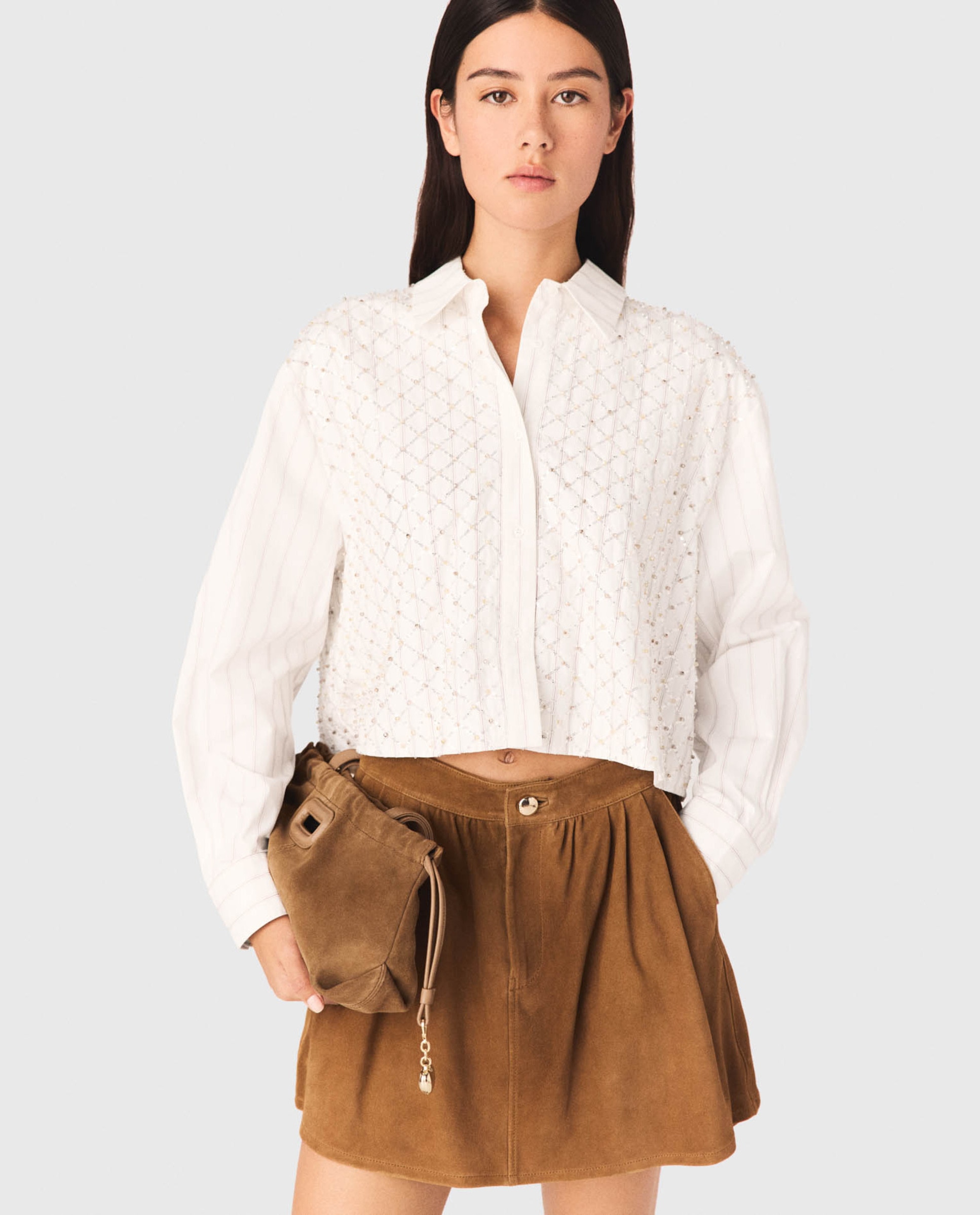 Maje - Camisa de mujer corta de algodón bordada con perlas.