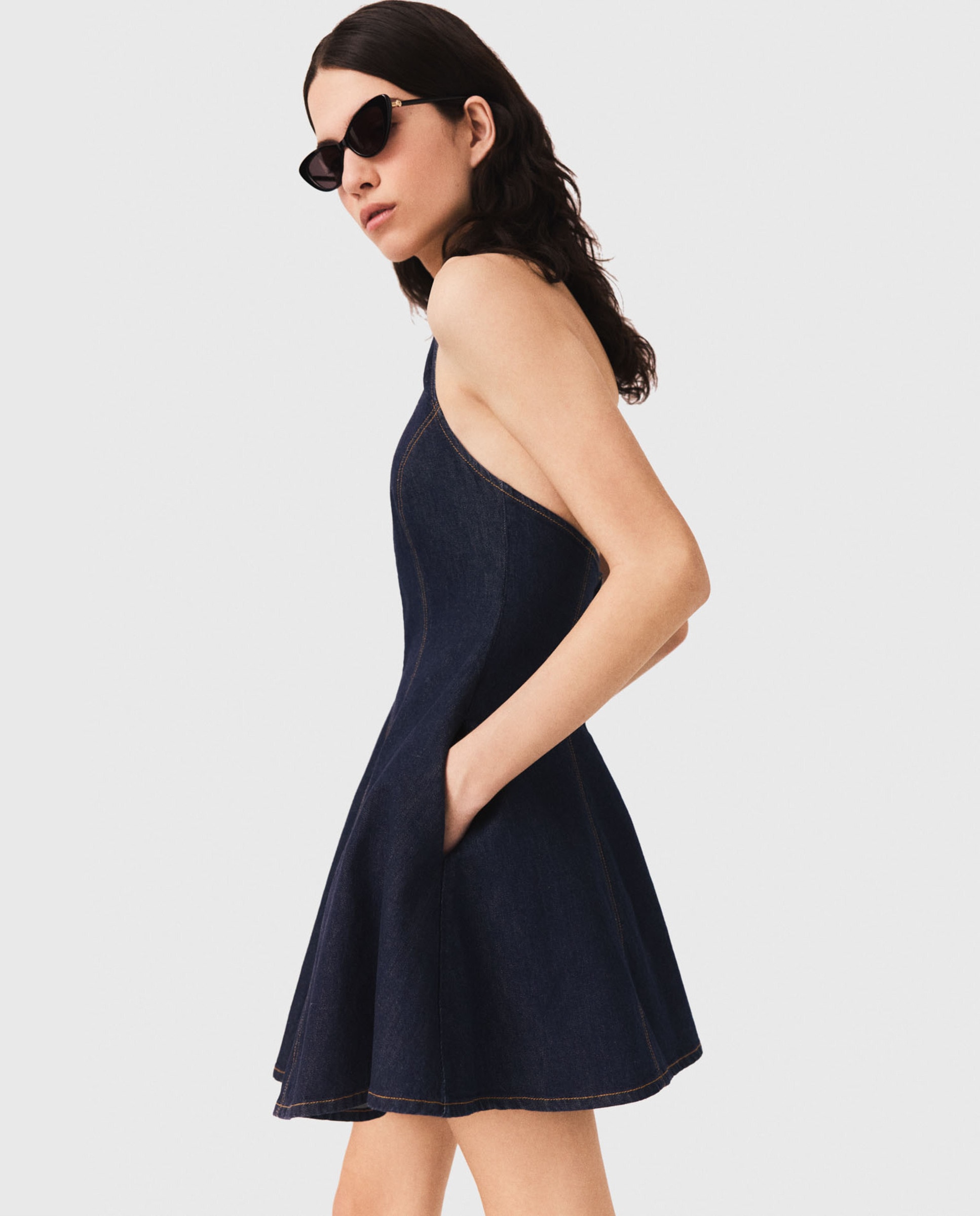 Vestido corto de denim con cuello halter y espalda descubierta - Maje - Azul marino Azul marino-3