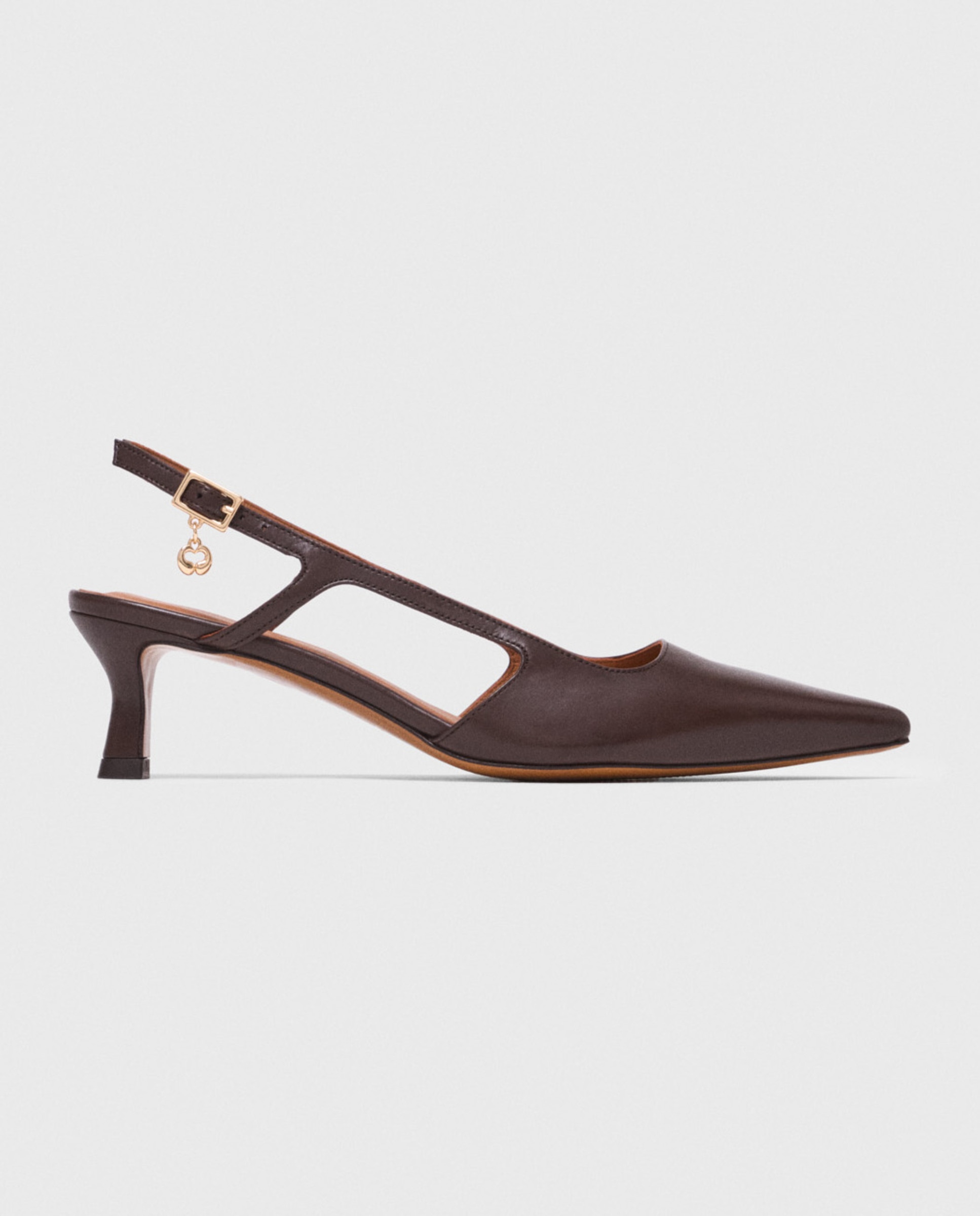 Imagen 0 de Zapatos de salón de mujer de piel con tira trasera Marrón