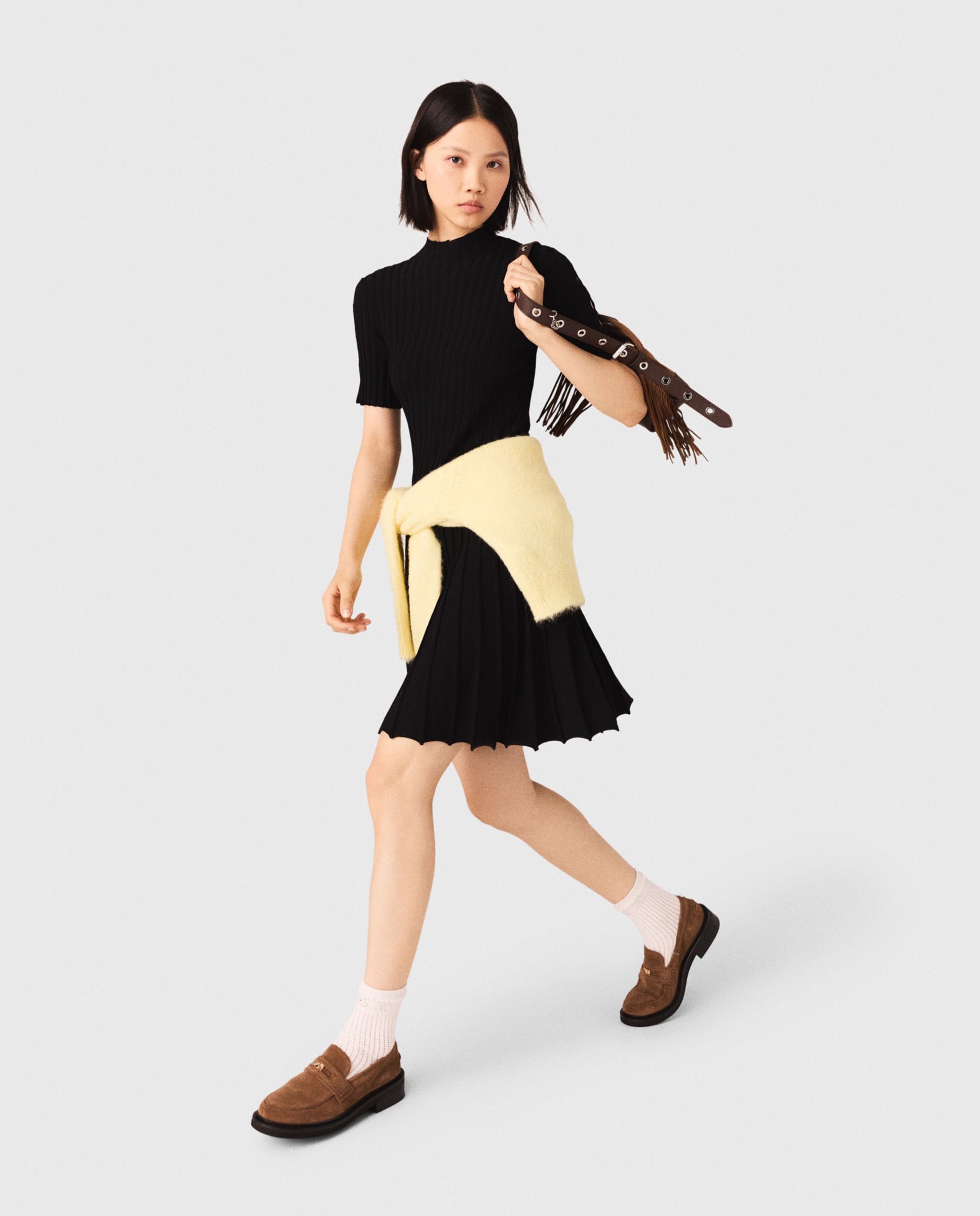 Vestido corto de punto acanalado con cuello alto - Maje - Negro Negro-5