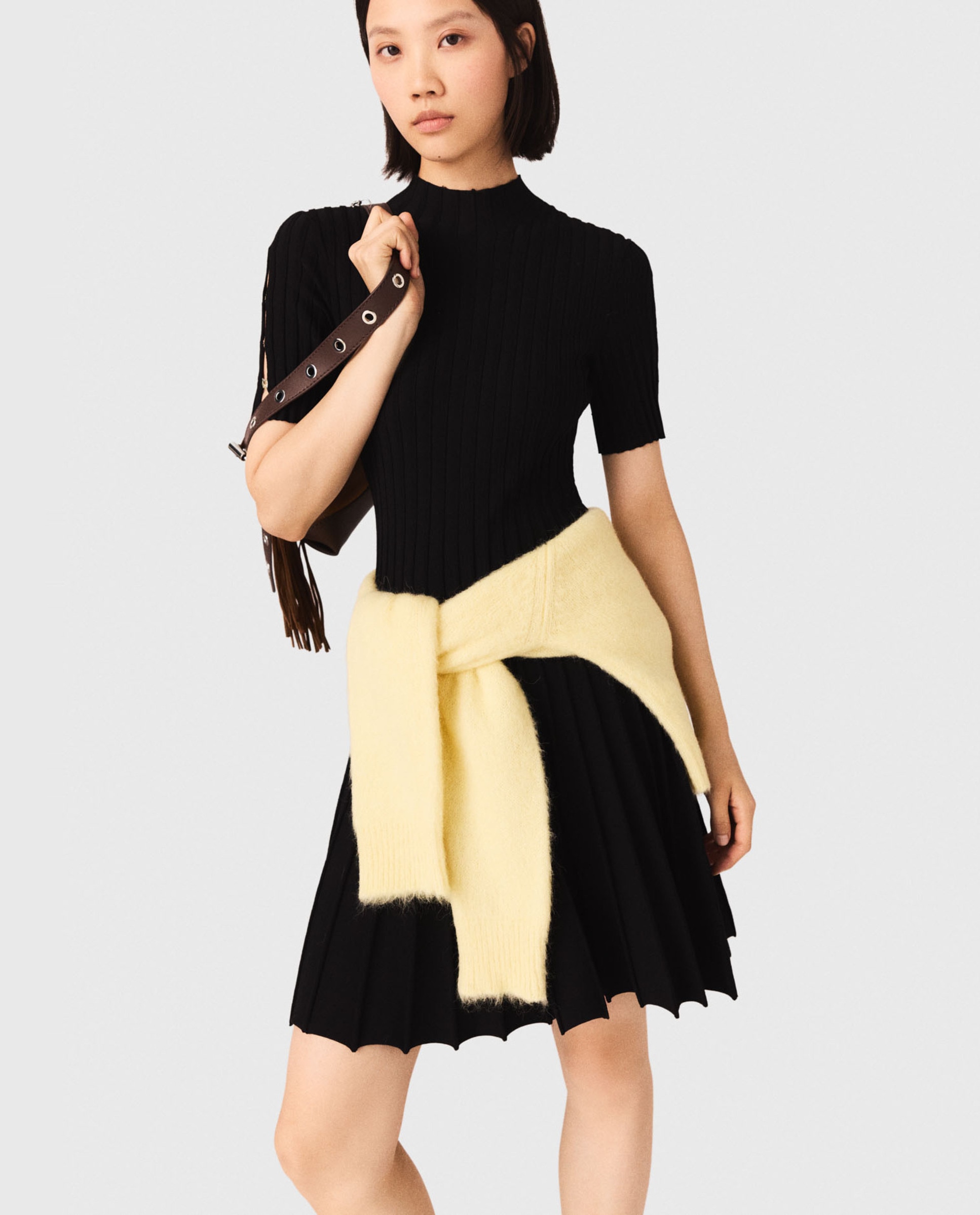 Vestido corto de punto acanalado con cuello alto - Maje - Negro Negro-6