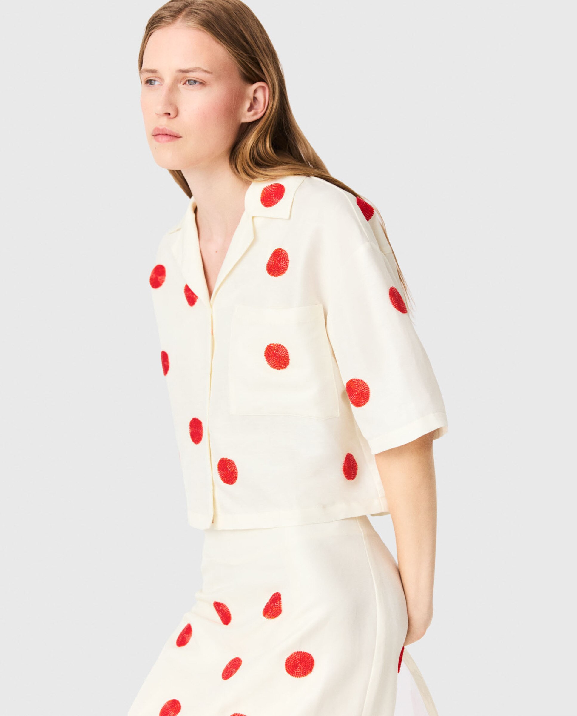 Camisa de mujer corta con lino y seda bordada con perlas - Maje - Blanco Blanco-6