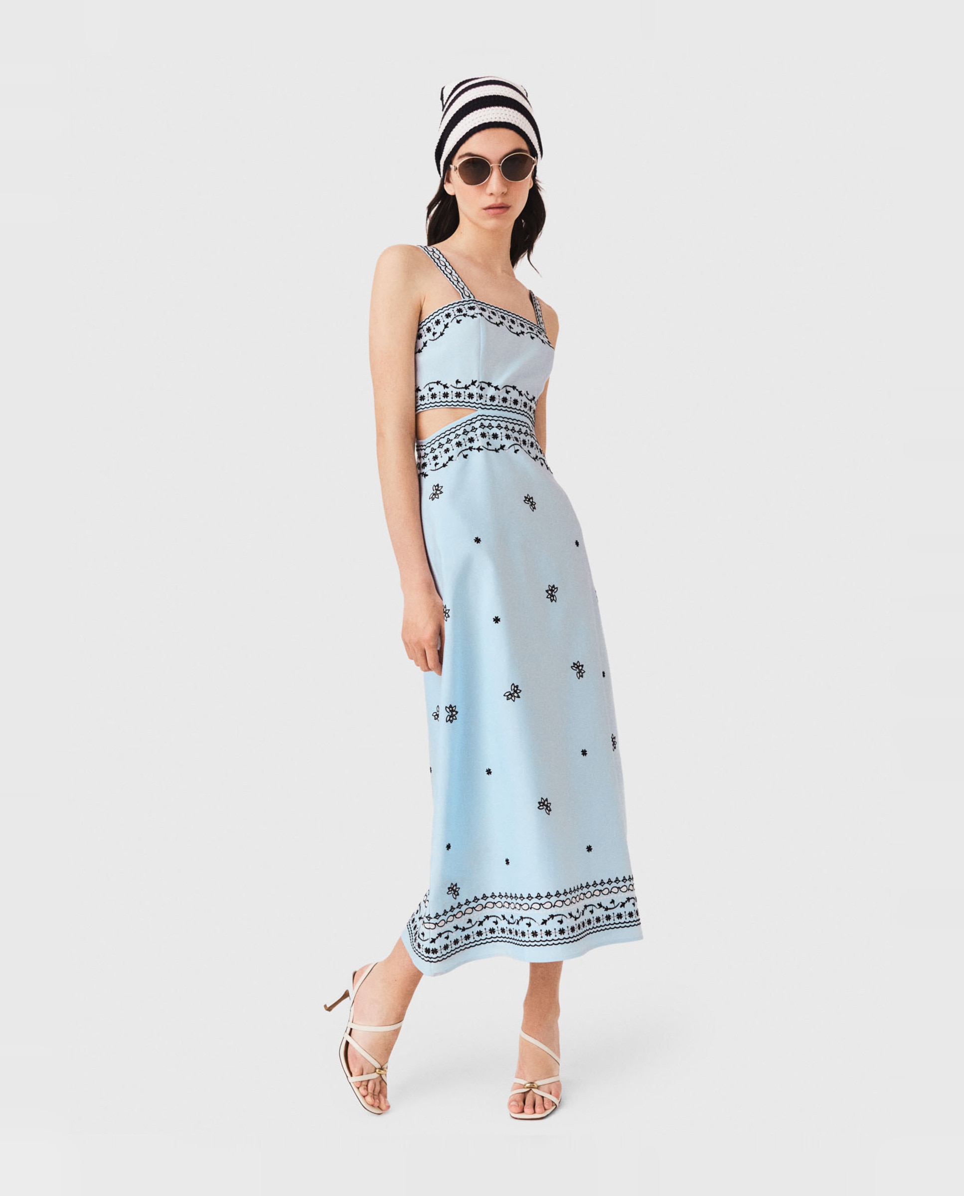 Vestido largo de lino con bordados, escote cuadrado y recortes - Maje - Azul claro Azul claro-4